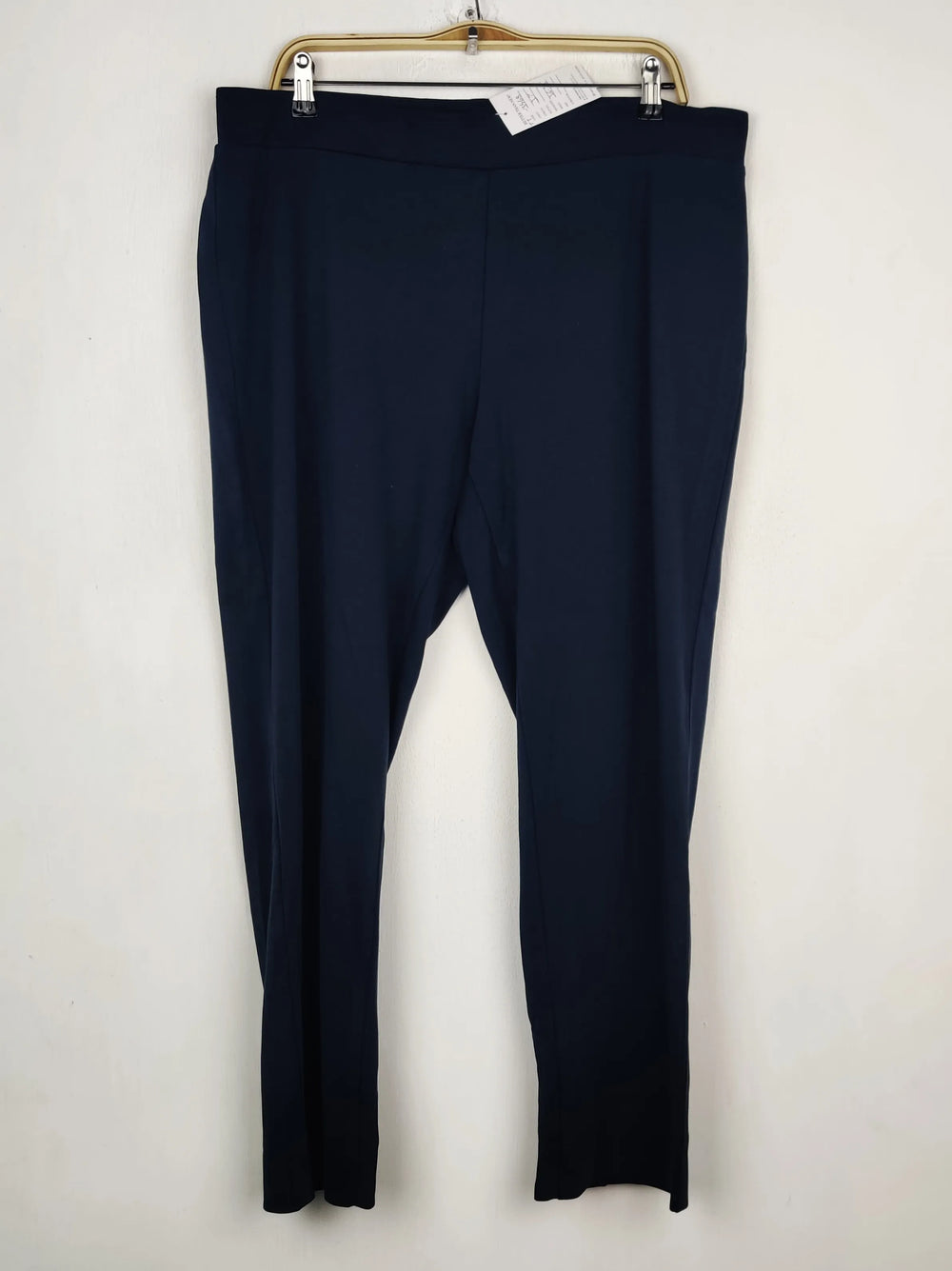 Buy online pre-used pre-loved 100% authentic & Original branded Marks & Spencer (TT-3468) available in Pakistan. Top international brands avilable.