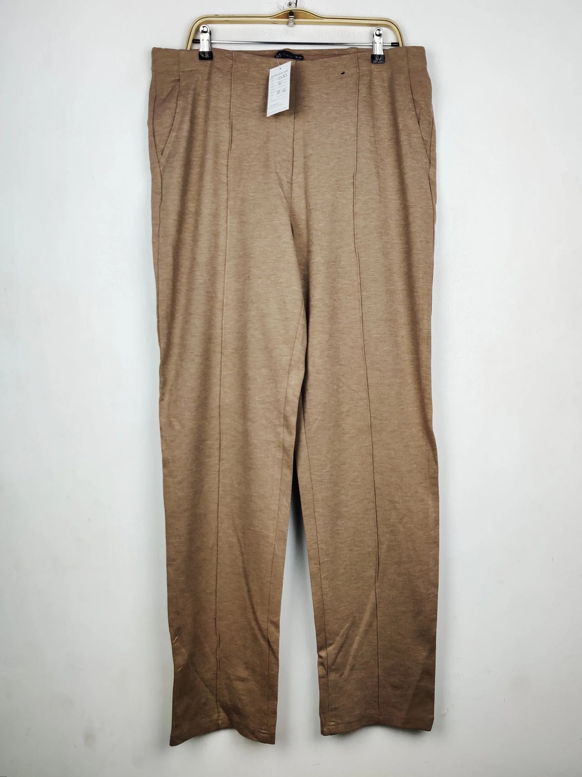 Buy online pre-used pre-loved 100% authentic & Original branded Marks & Spencer (TT-3483) available in Pakistan. Top international brands avilable.