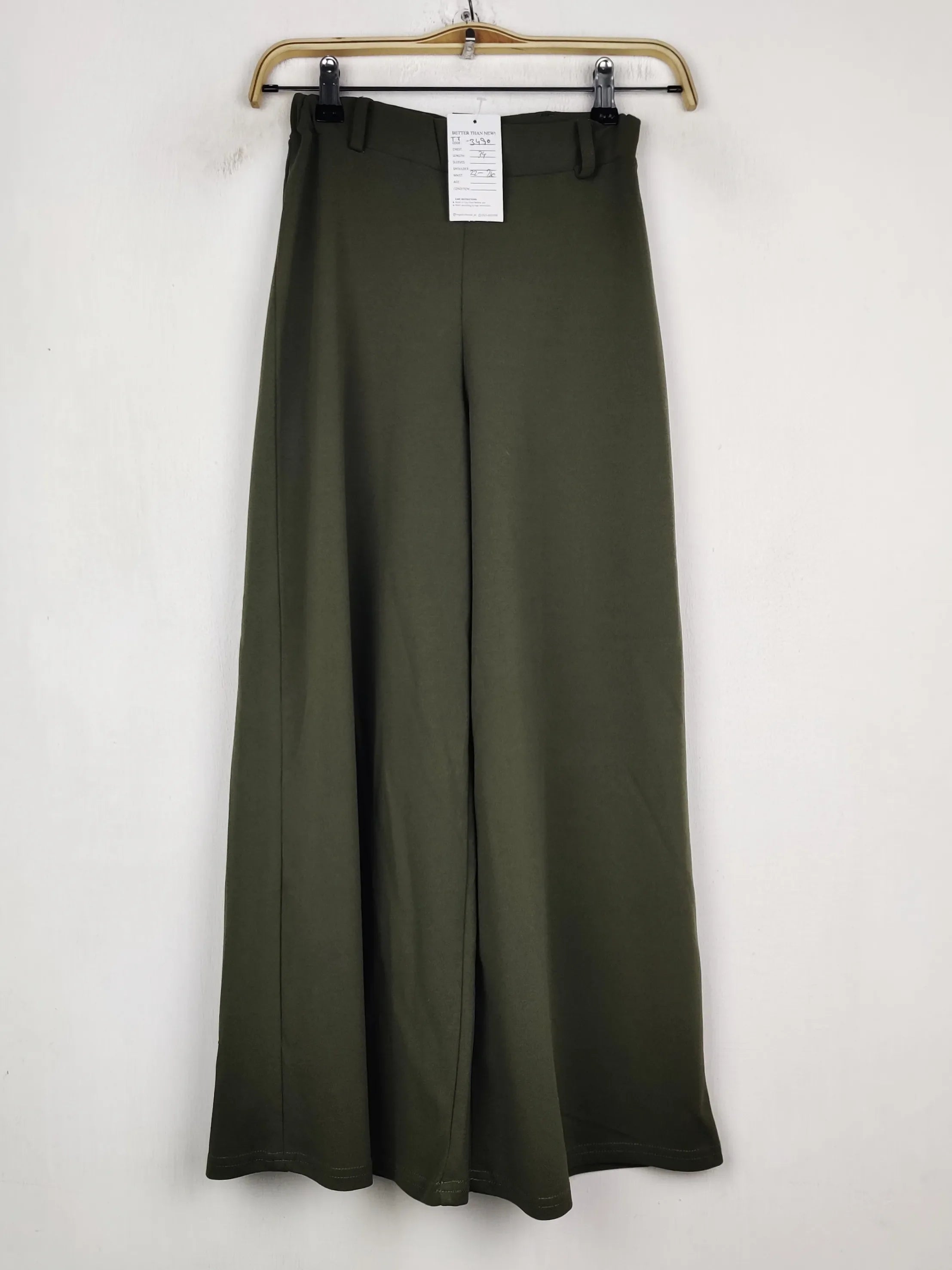 Buy online pre-used pre-loved 100% authentic & Original branded New Look (TT-3490) available in Pakistan. Top international brands avilable.