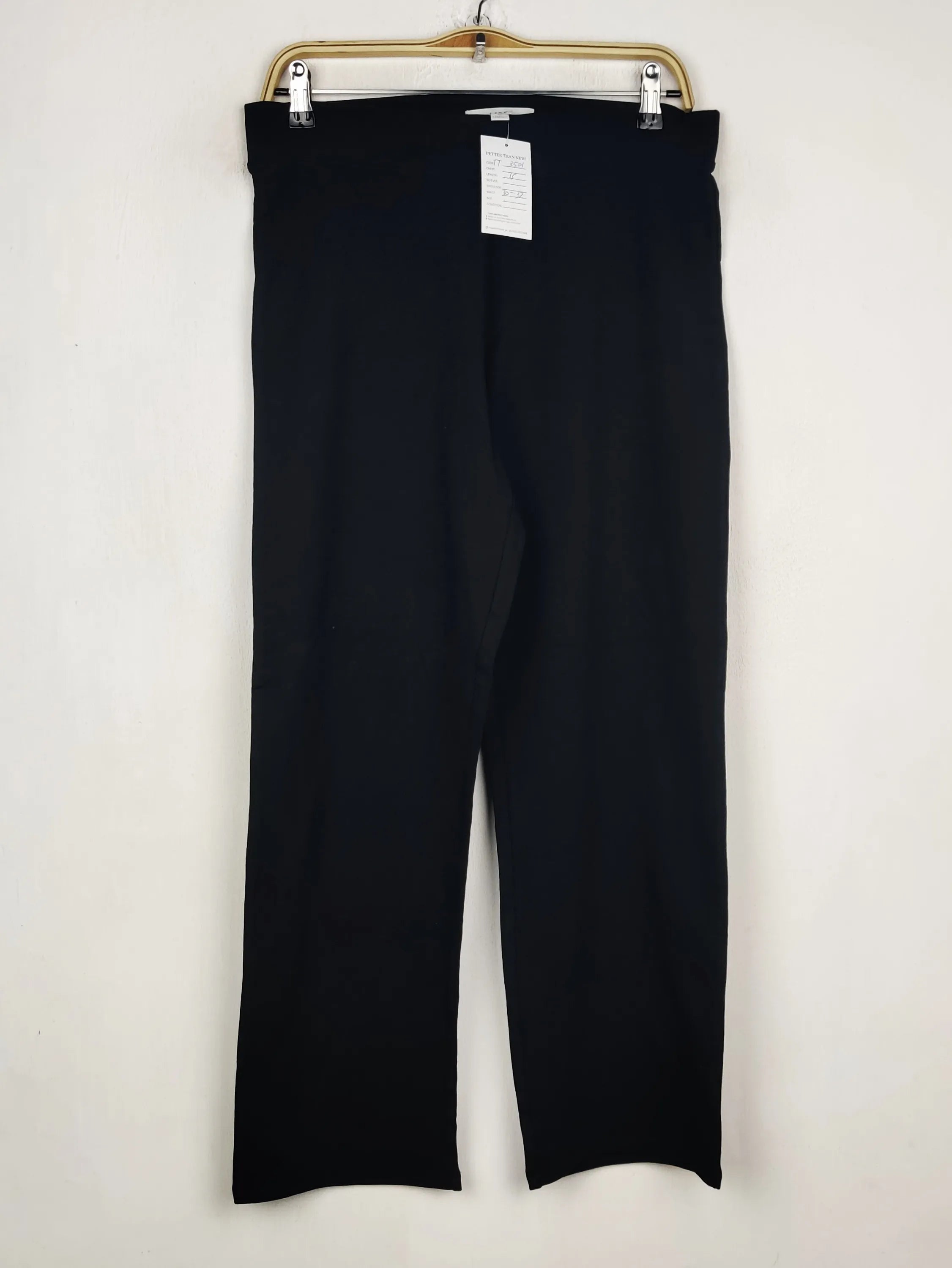 Buy online pre-used pre-loved 100% authentic & Original branded Marks & Spencer (TT-3501) available in Pakistan. Top international brands avilable.