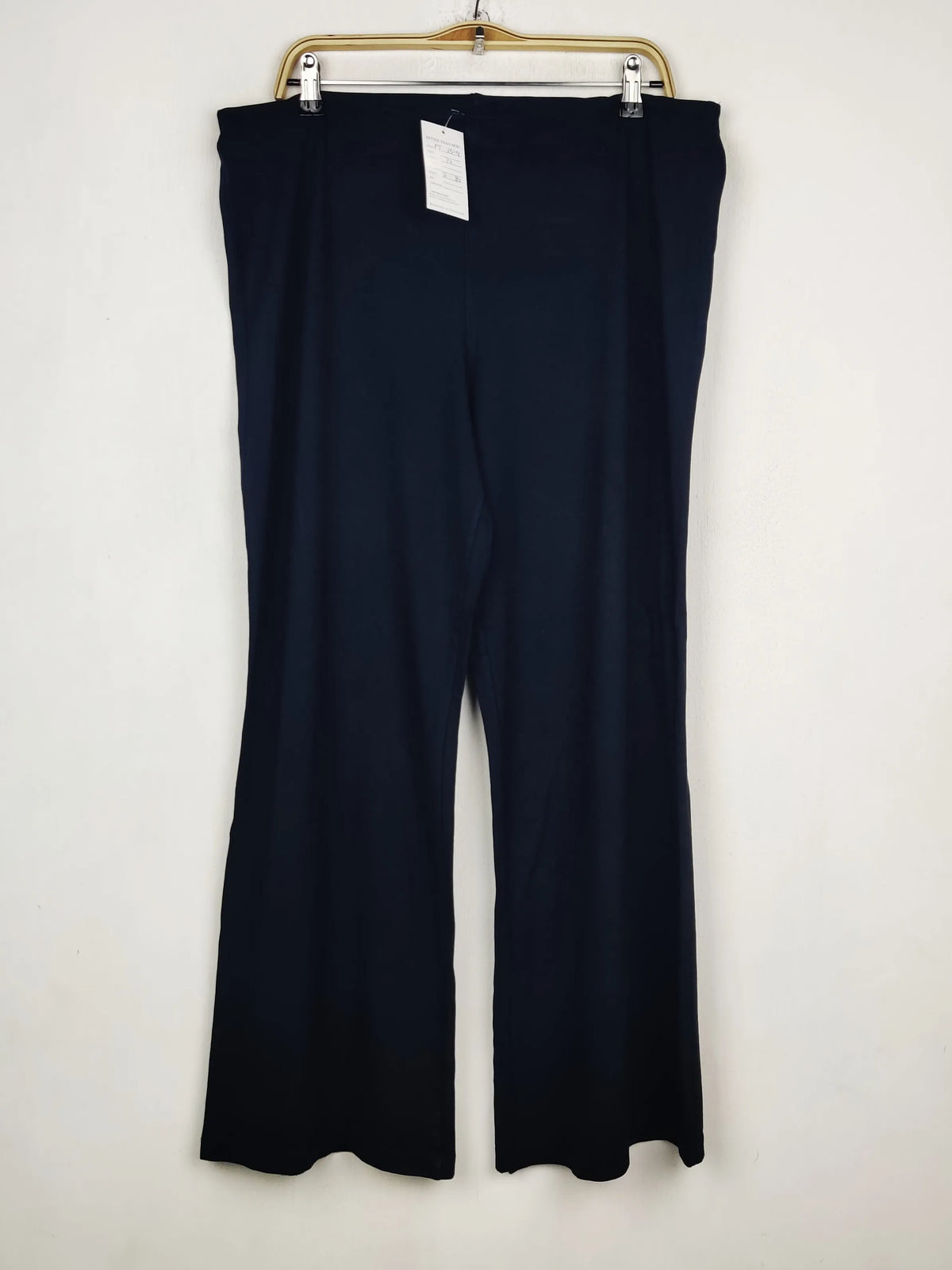 Buy online pre-used pre-loved 100% authentic & Original branded Marks & Spencer (TT-3504) available in Pakistan. Top international brands avilable.