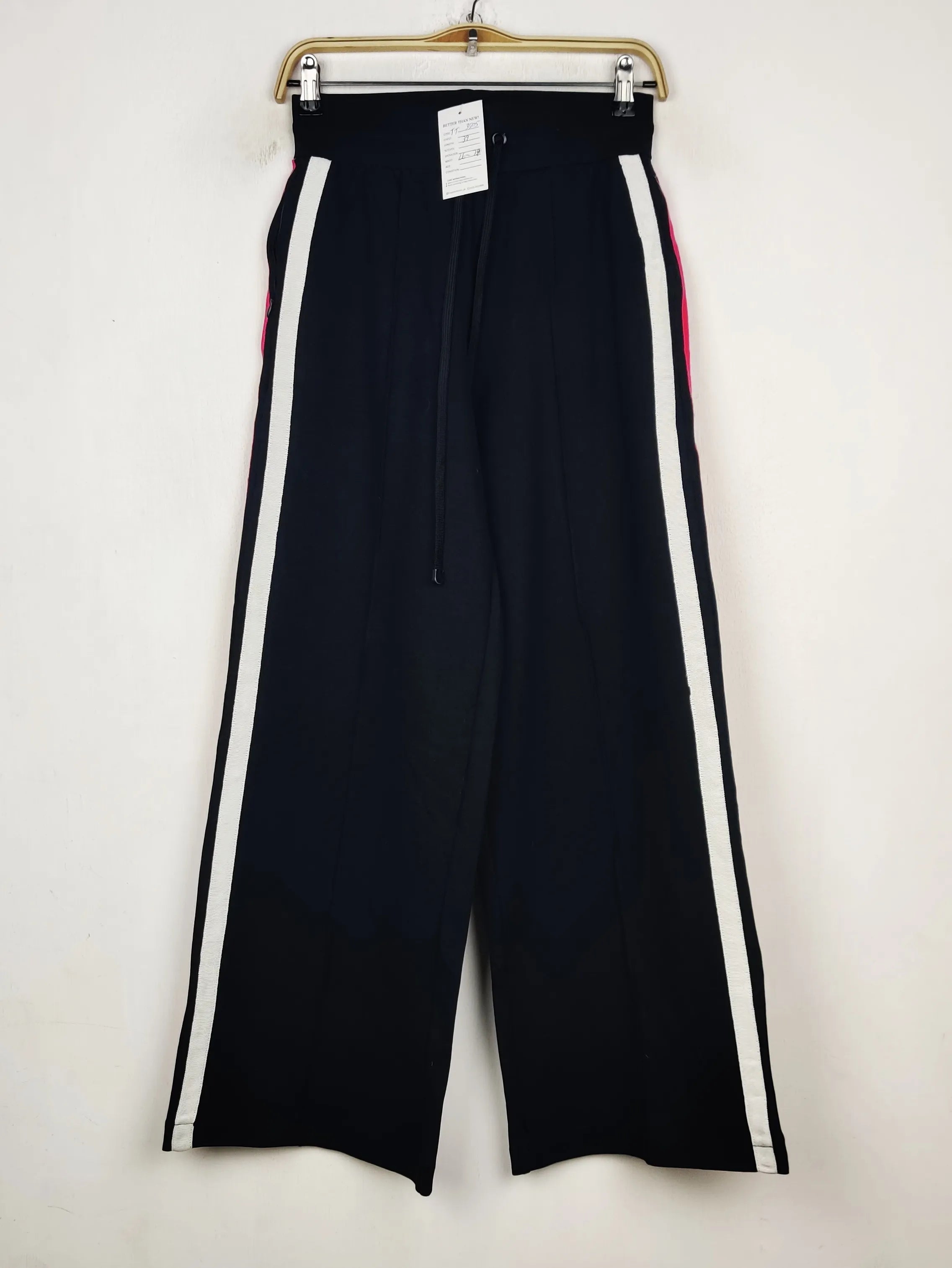 Buy online pre-used pre-loved 100% authentic & Original branded Marks & Spencer (TT-3505) available in Pakistan. Top international brands avilable.