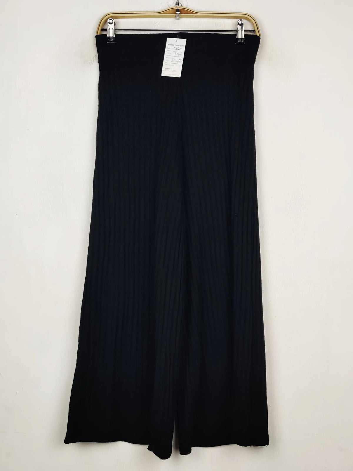 Buy online pre-used pre-loved 100% authentic & Original branded Stradivarius (TT-3520) available in Pakistan. Top international brands avilable.