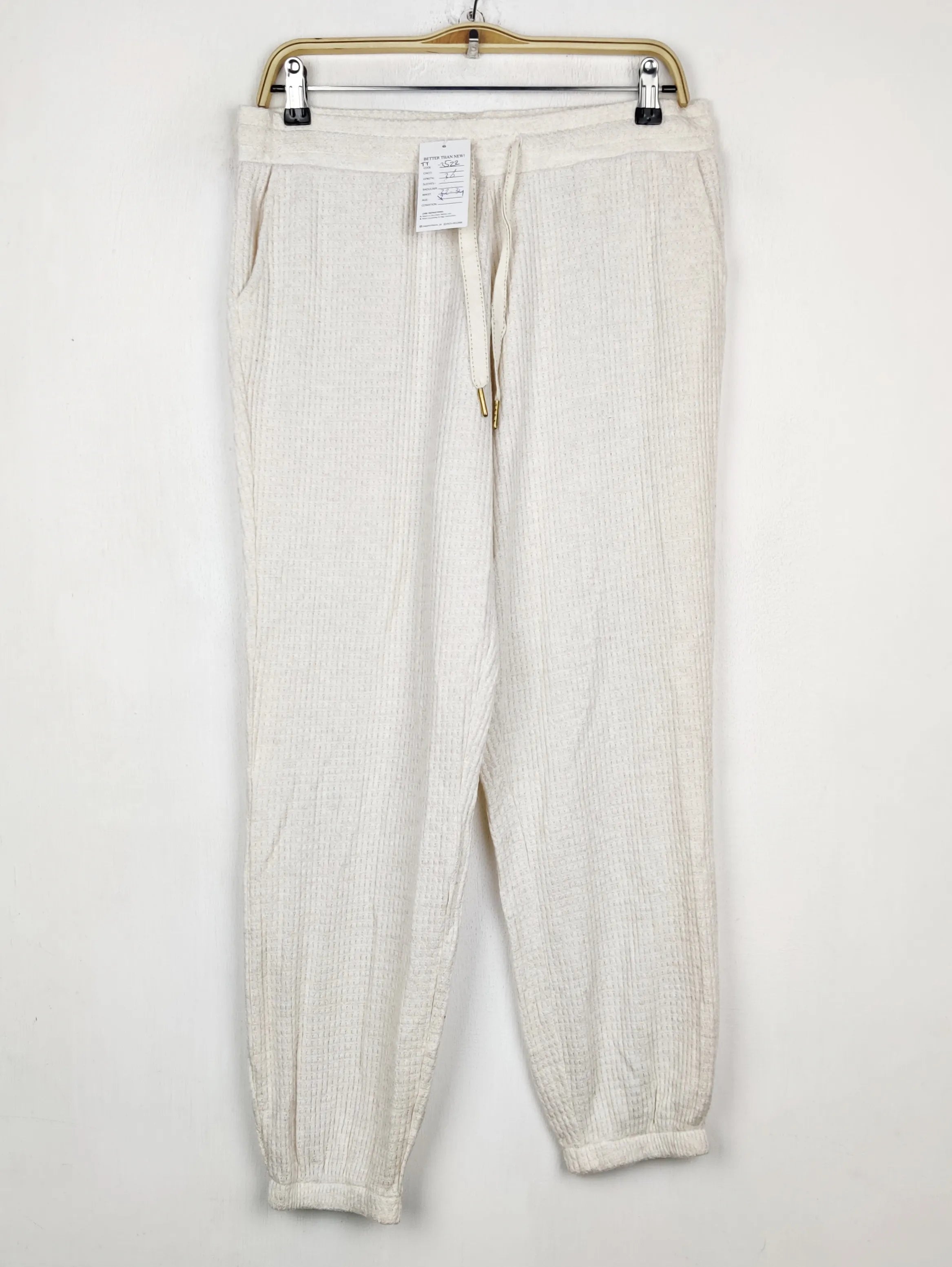 Buy online pre-used pre-loved 100% authentic & Original branded Marks & Spencer (TT-3522) available in Pakistan. Top international brands avilable.