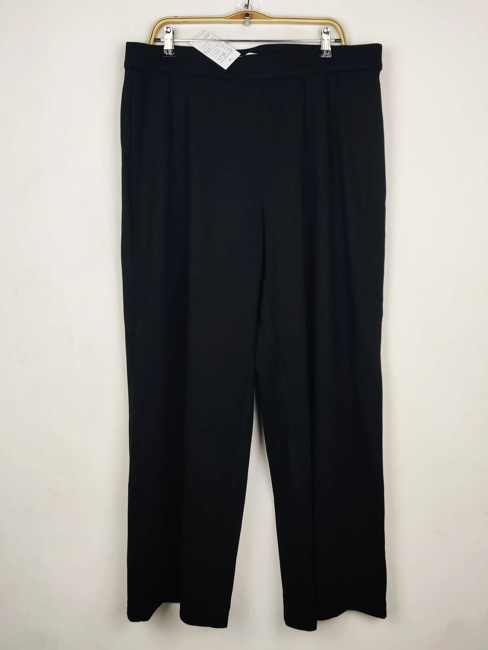 Buy online pre-used pre-loved 100% authentic & Original branded Marks & Spencer (TT-3529) available in Pakistan. Top international brands avilable.