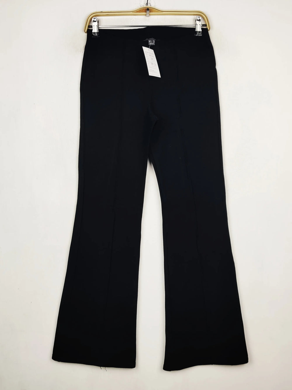 Buy online pre-used pre-loved 100% authentic & Original branded Primark (TT-3536) available in Pakistan. Top international brands avilable.