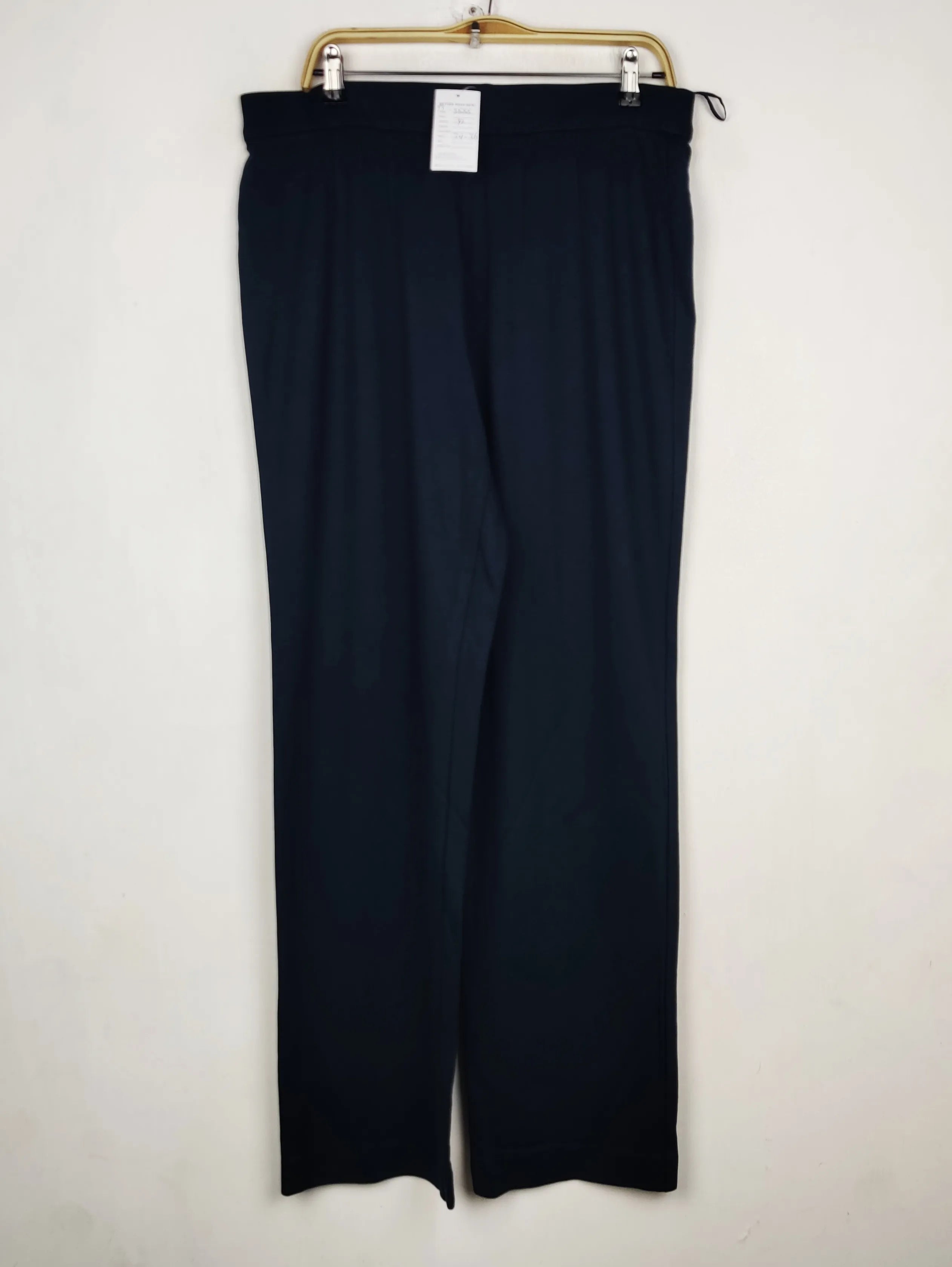 Buy online pre-used pre-loved 100% authentic & Original branded Marks & Spencer (TT-3555) available in Pakistan. Top international brands avilable.