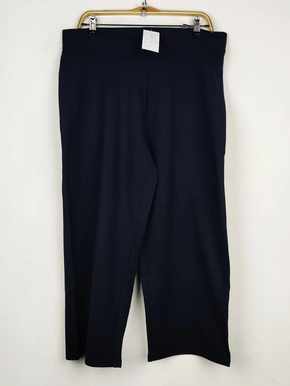 Buy online pre-used pre-loved 100% authentic & Original branded Marks & Spencer (TT-3567) available in Pakistan. Top international brands avilable.