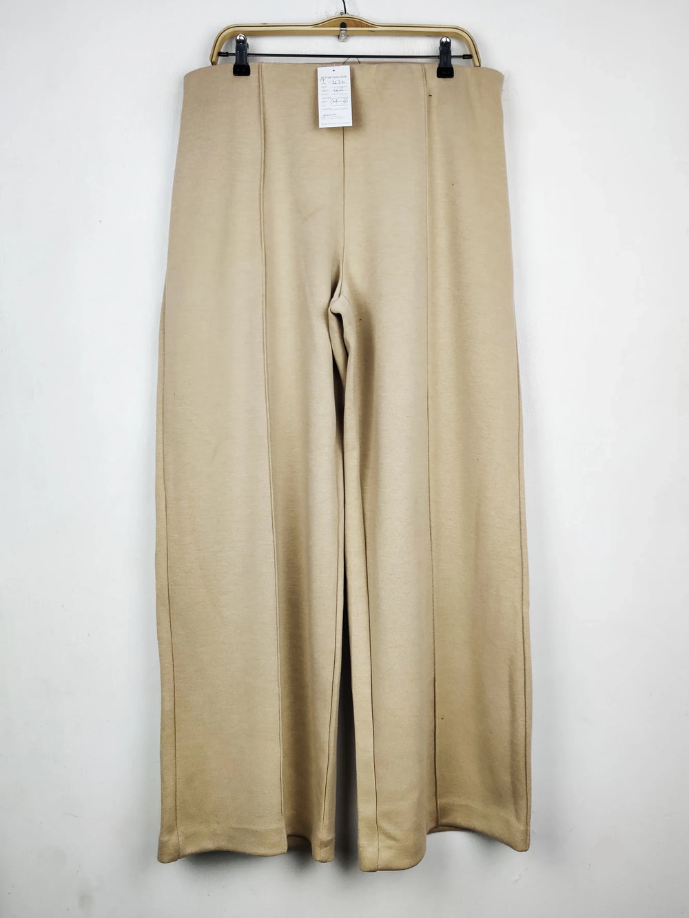 Buy online pre-used pre-loved 100% authentic & Original branded Marks & Spencer (TT-3570) available in Pakistan. Top international brands avilable.