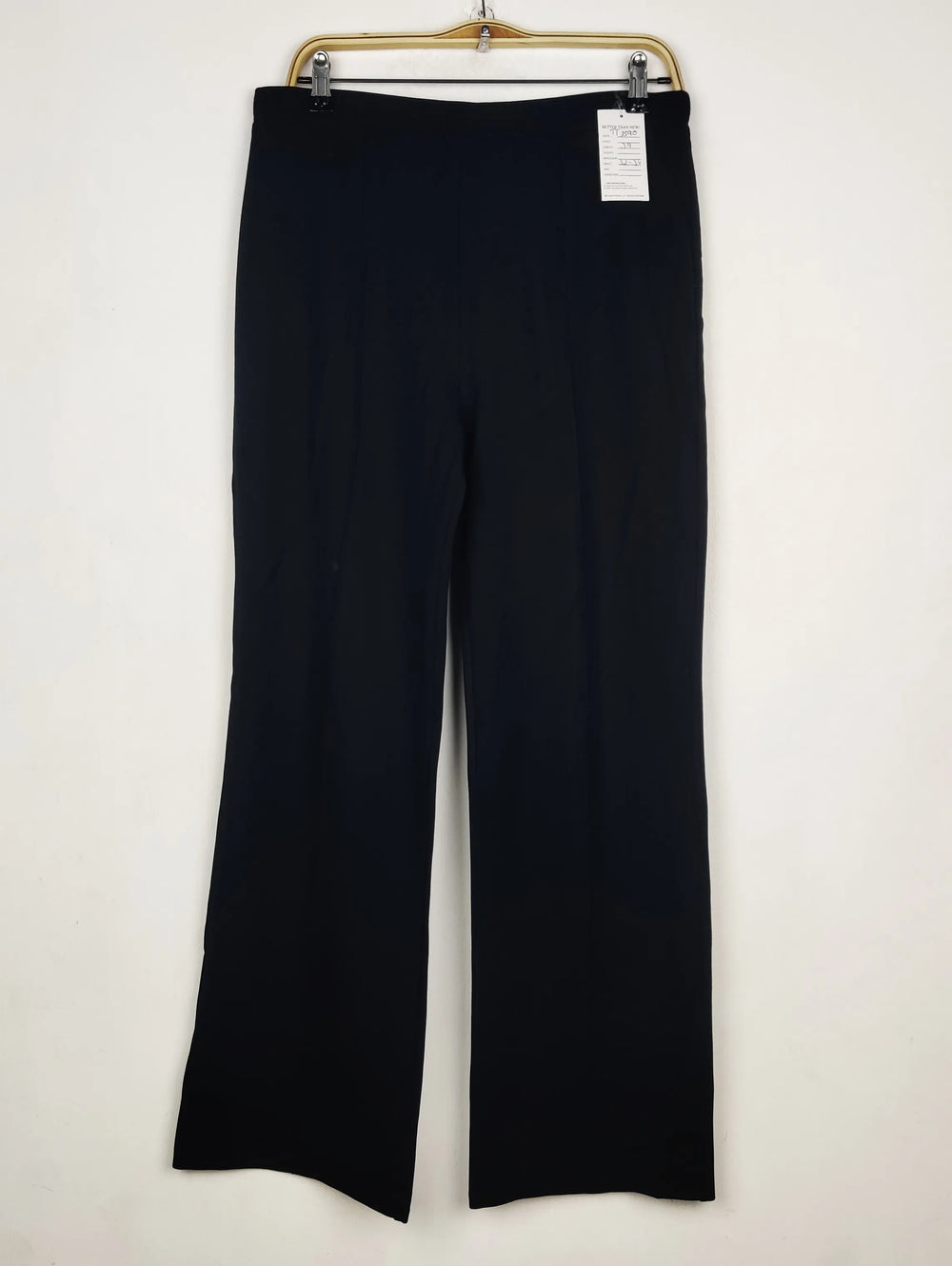 Buy online pre-used pre-loved 100% authentic & Original branded Marks & Spencer (TT-3590) available in Pakistan. Top international brands avilable.