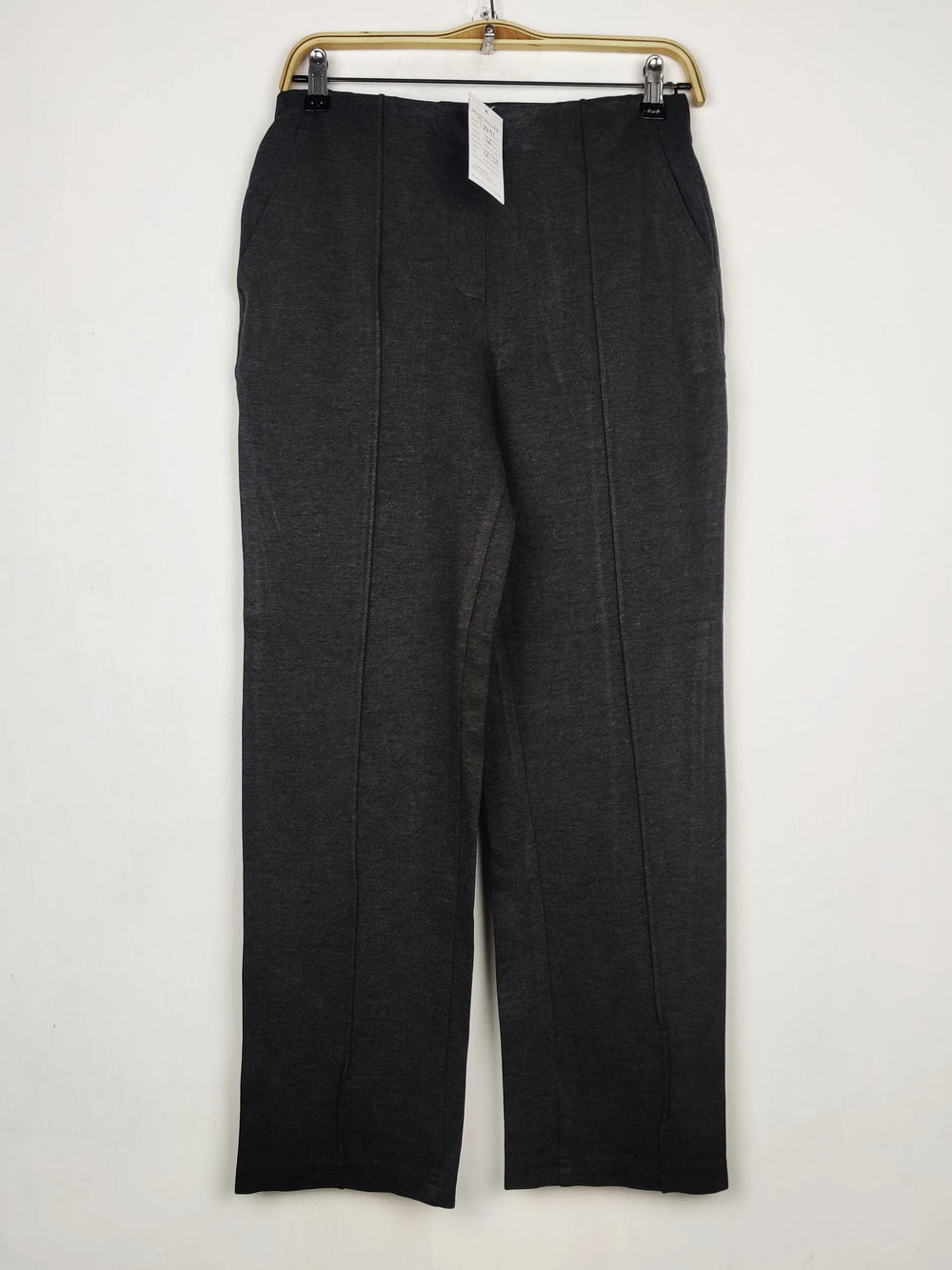 Buy online pre-used pre-loved 100% authentic & Original branded Marks & Spencer (TT-3591) available in Pakistan. Top international brands avilable.