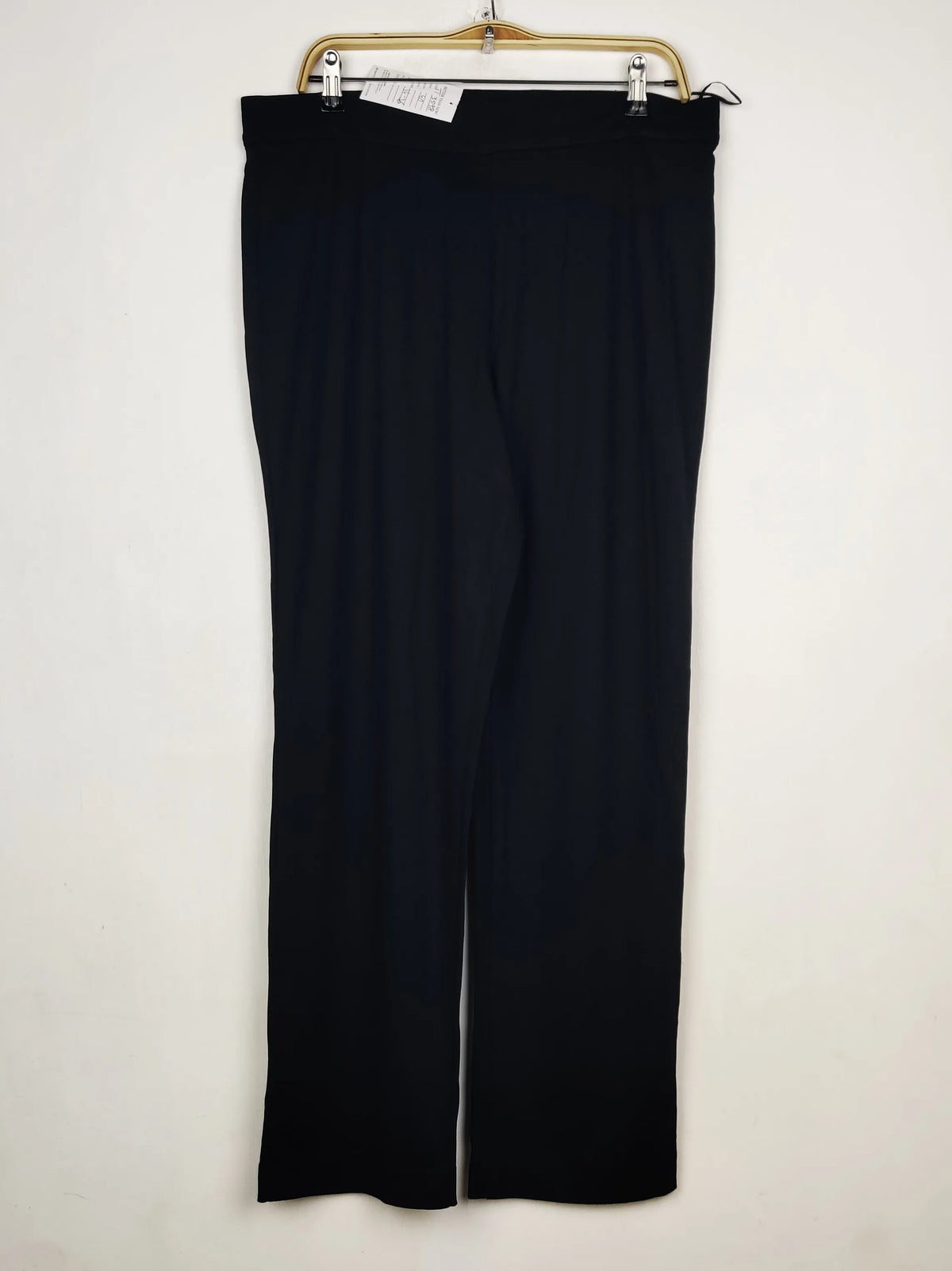 Buy online pre-used pre-loved 100% authentic & Original branded Marks & Spencer (TT-3598) available in Pakistan. Top international brands avilable.