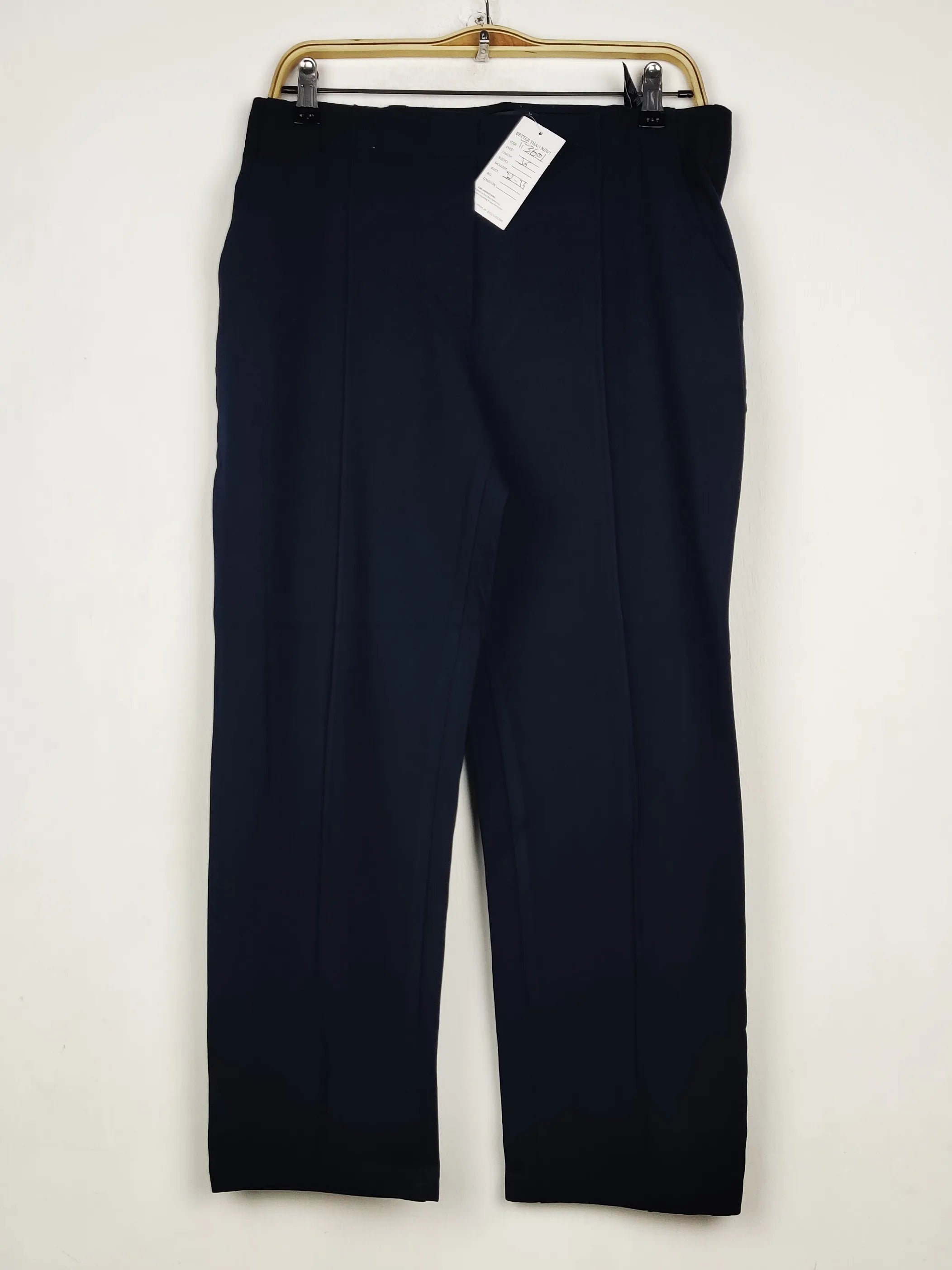 Buy online pre-used pre-loved 100% authentic & Original branded Marks & Spencer (TT-3601) available in Pakistan. Top international brands avilable.