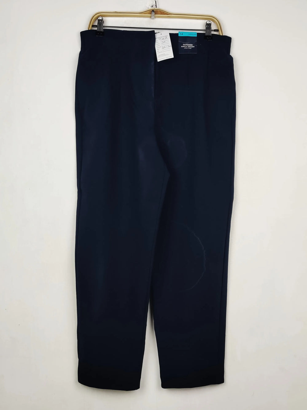 Buy online pre-used pre-loved 100% authentic & Original branded Marks & Spencer (TT-3616) available in Pakistan. Top international brands avilable.