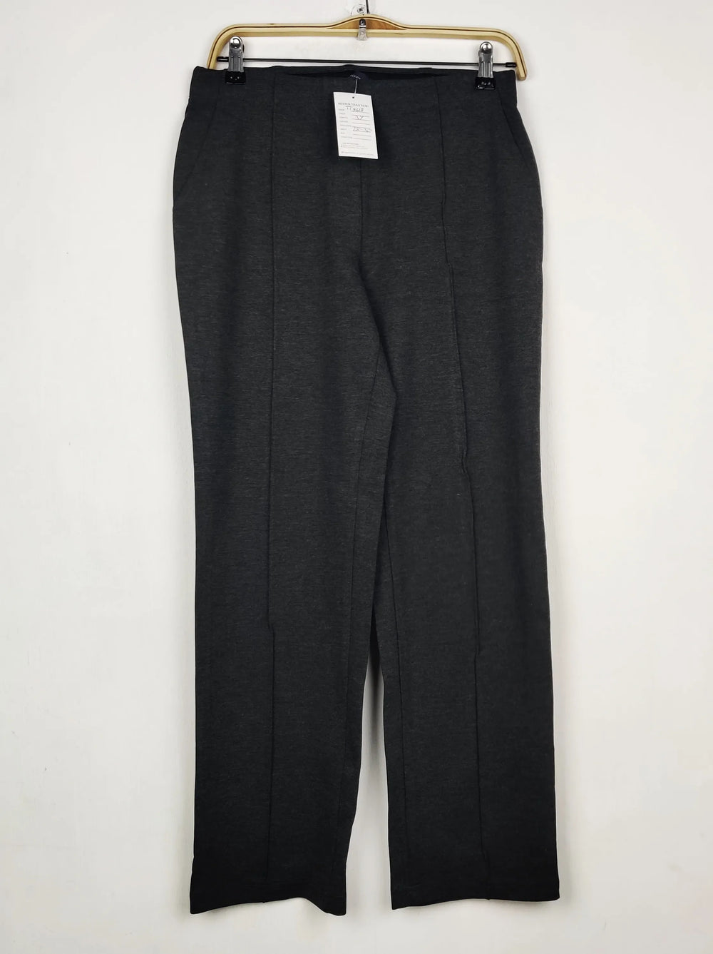 Buy online pre-used pre-loved 100% authentic & Original branded Marks & Spencer (TT-3618) available in Pakistan. Top international brands avilable.