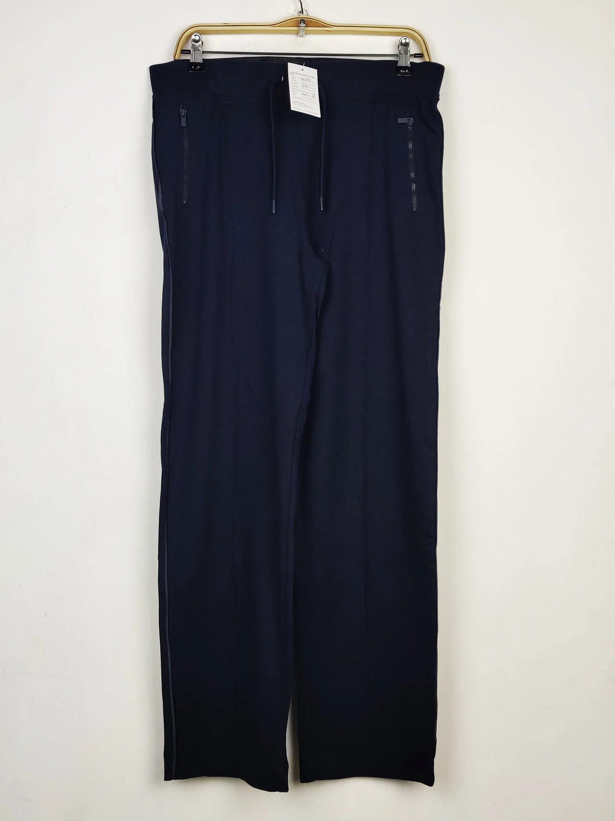 Buy online pre-used pre-loved 100% authentic & Original branded Marks & Spencer (TT-3639) available in Pakistan. Top international brands avilable.