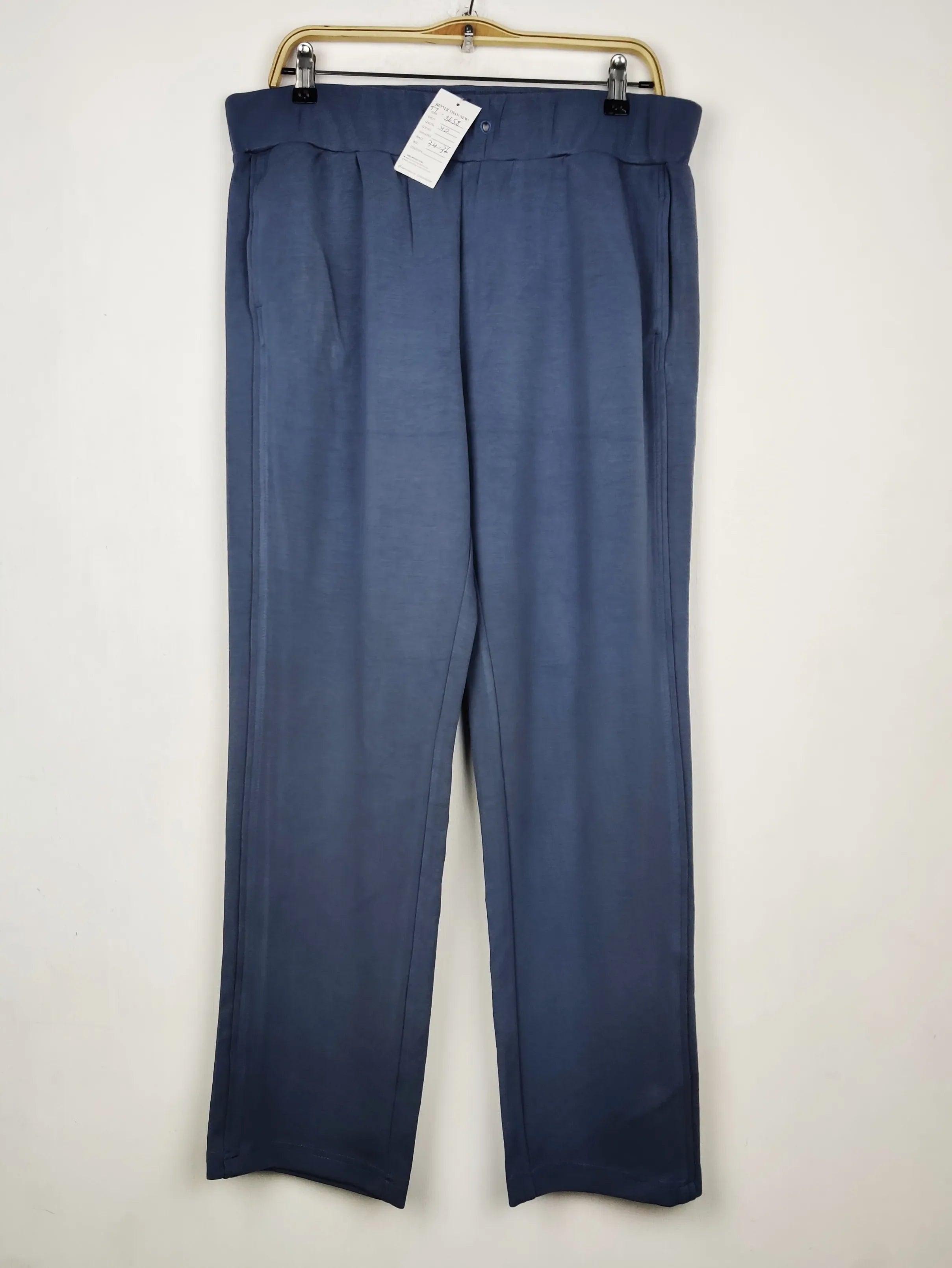 Buy online pre-used pre-loved 100% authentic & Original branded Joy Sportswear (TT-3658) available in Pakistan. Top international brands avilable.