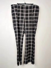 Buy online pre-used pre-loved 100% authentic & Original branded H&M (TT-365) available in Pakistan. Top international brands avilable.