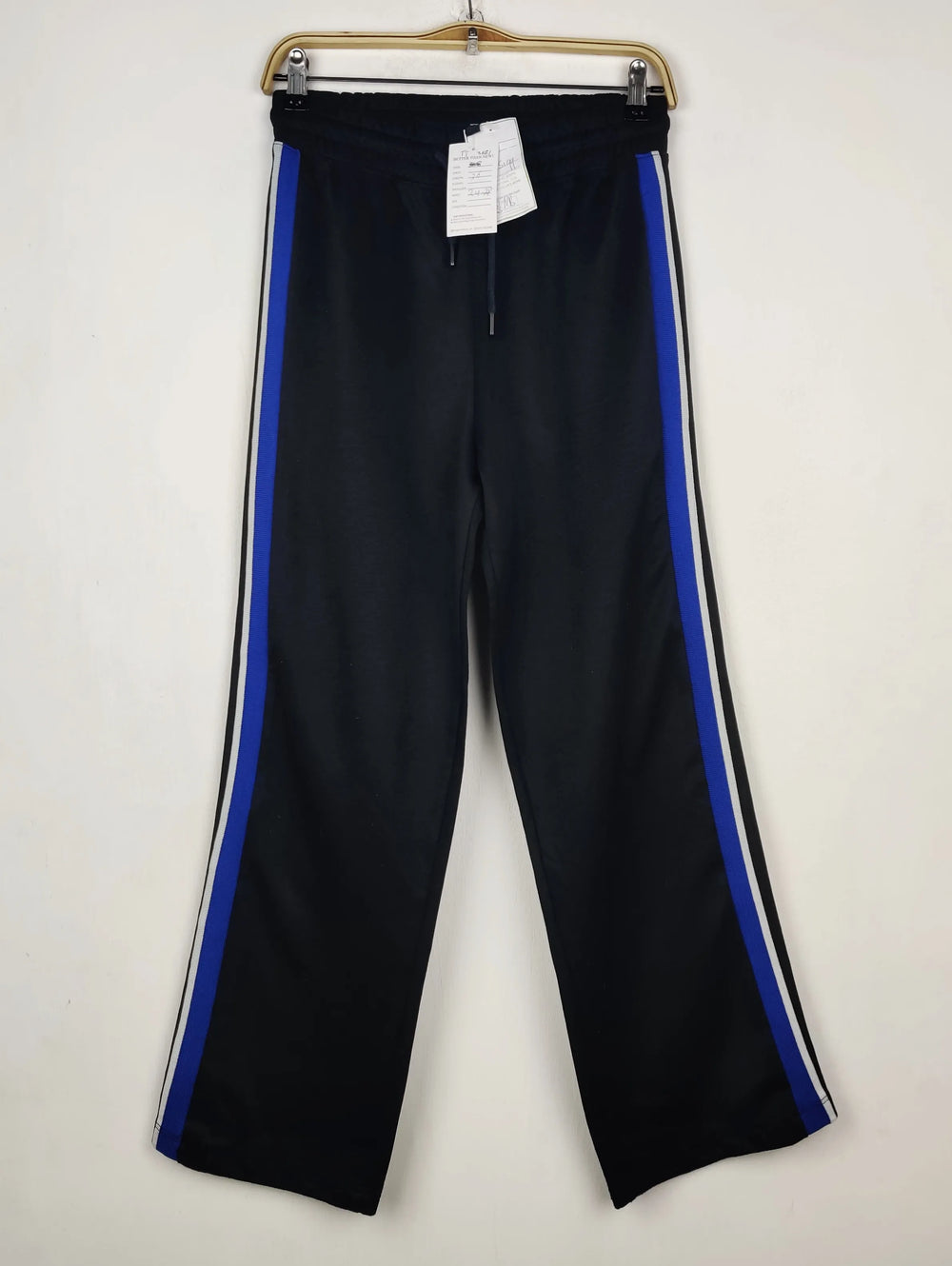 Buy online pre-used pre-loved 100% authentic & Original branded Topshop (TT-3681) available in Pakistan. Top international brands avilable.