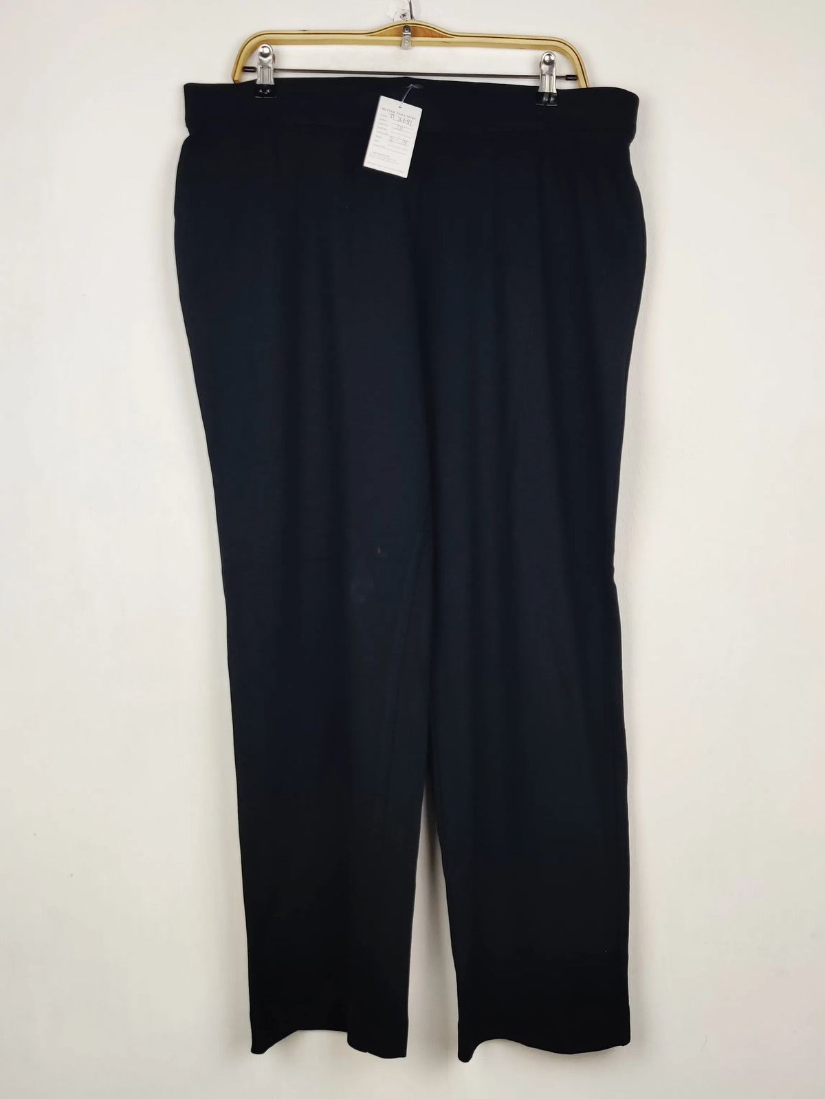Buy online pre-used pre-loved 100% authentic & Original branded Marks & Spencer (TT-3691) available in Pakistan. Top international brands avilable.