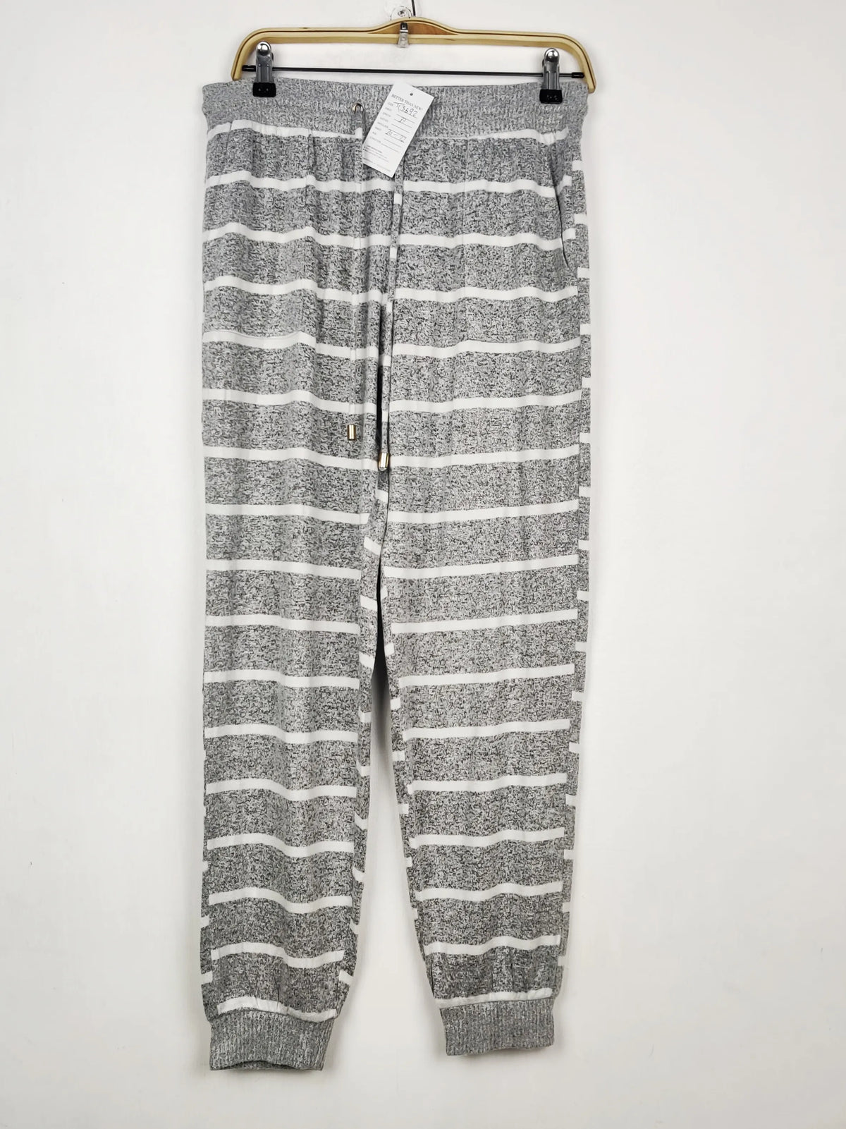 Buy online pre-used pre-loved 100% authentic & Original branded The Lounge (TT-3692) available in Pakistan. Top international brands avilable.
