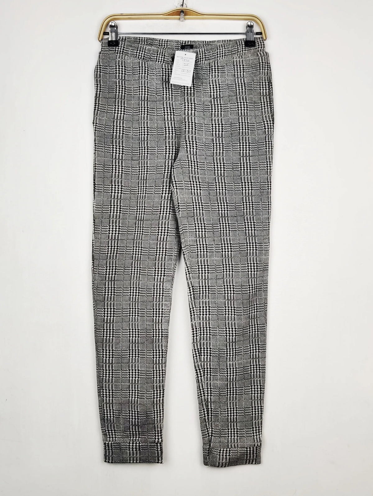 Buy online pre-used pre-loved 100% authentic & Original branded River Island (TT-3711) available in Pakistan. Top international brands avilable.