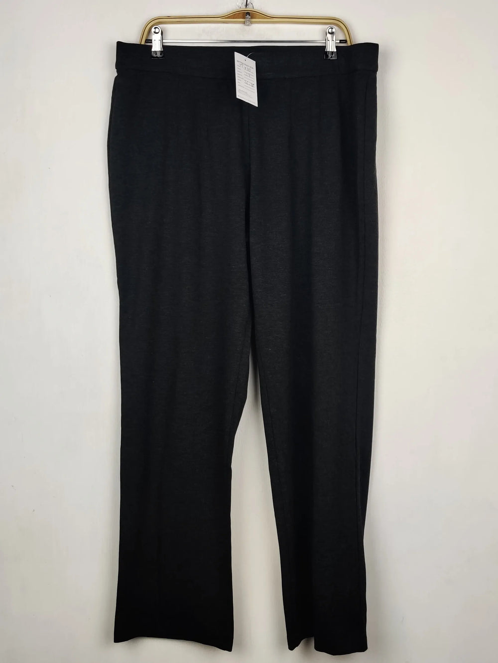 Buy online pre-used pre-loved 100% authentic & Original branded Marks & Spencer (TT-3713) available in Pakistan. Top international brands avilable.