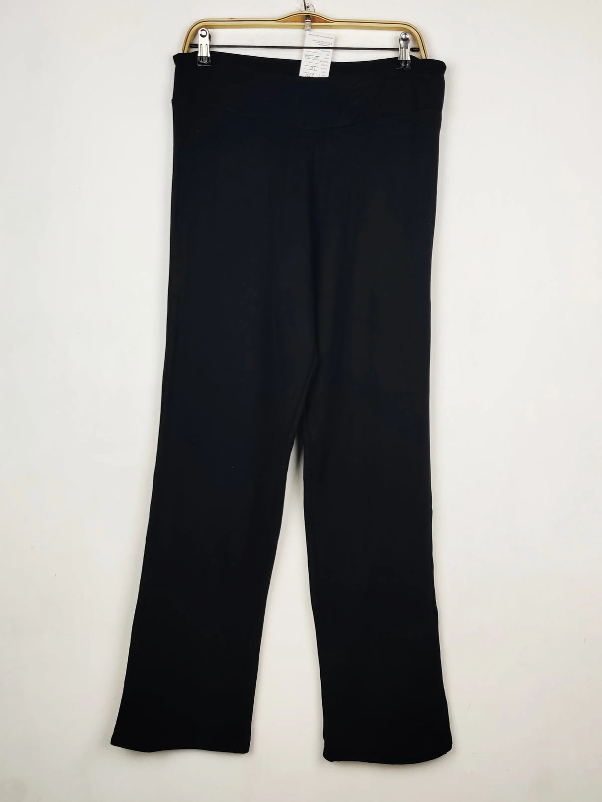 Buy online pre-used pre-loved 100% authentic & Original branded Unknown Brand (TT-3731) available in Pakistan. Top international brands avilable.