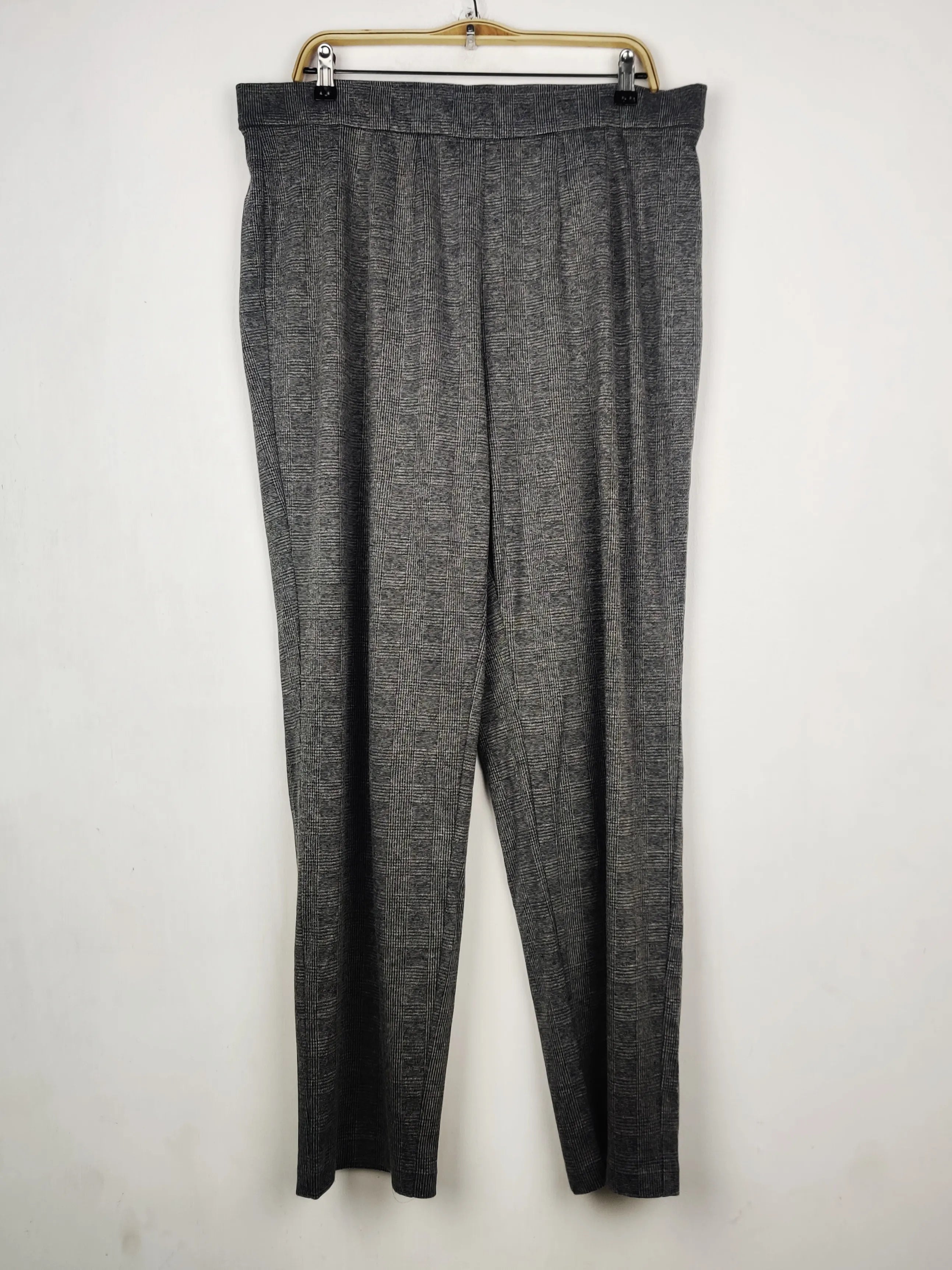 Buy online pre-used pre-loved 100% authentic & Original branded Marks & Spencer (TT-3740) available in Pakistan. Top international brands avilable.