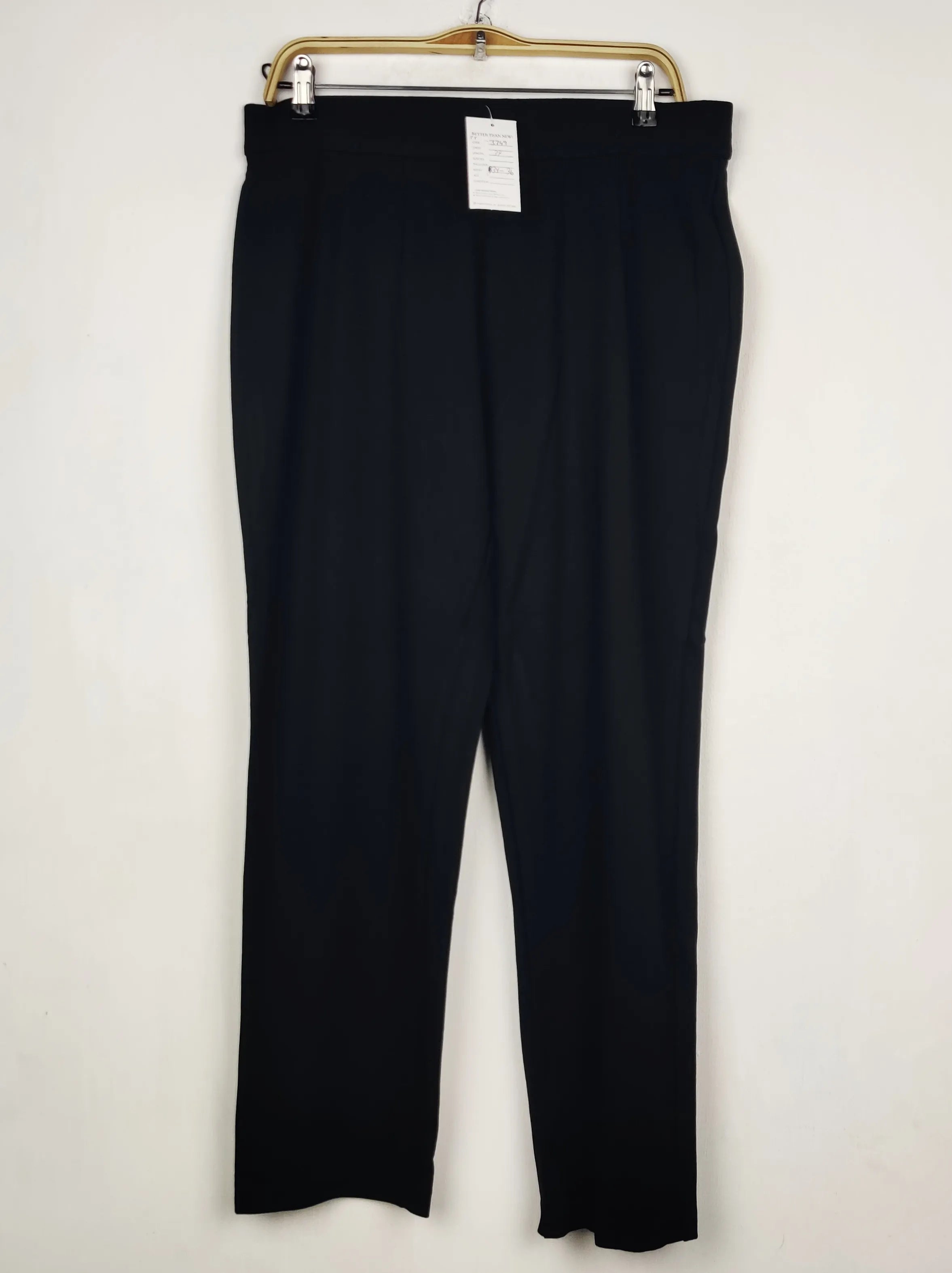 Buy online pre-used pre-loved 100% authentic & Original branded Marks & Spencer (TT-3749) available in Pakistan. Top international brands avilable.