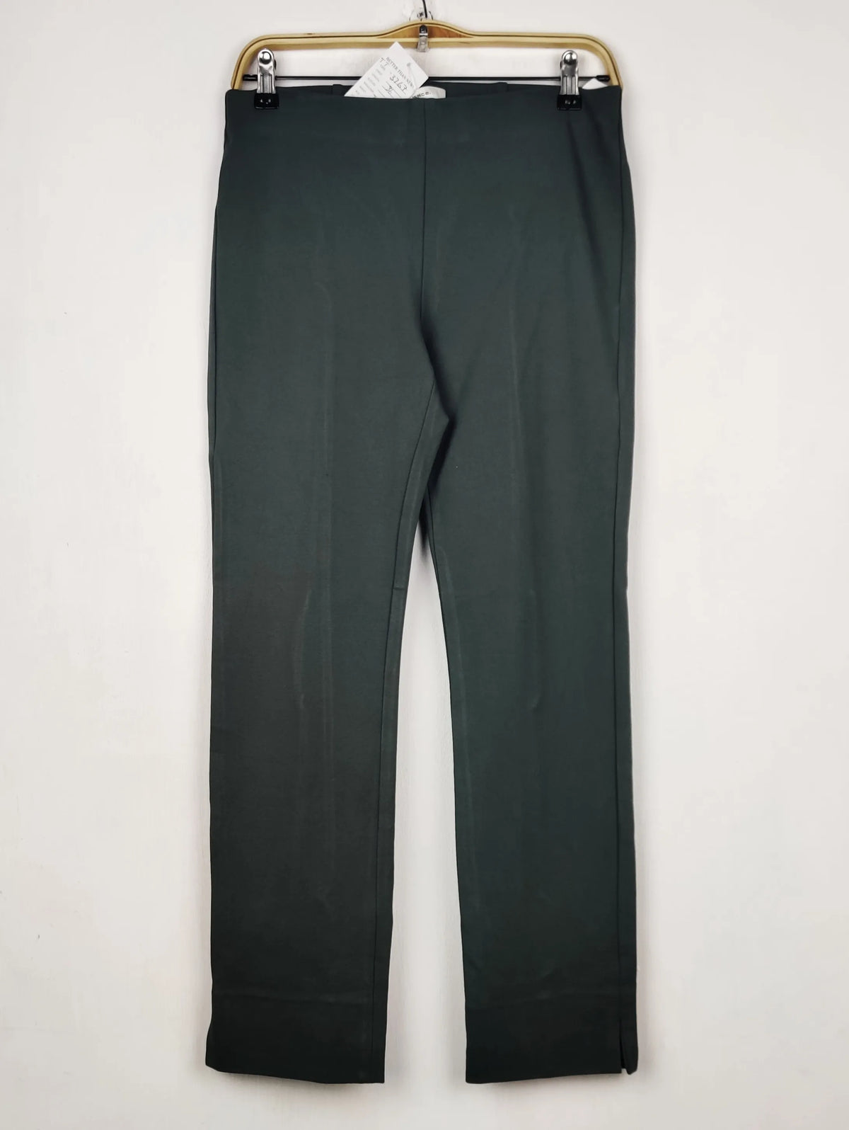 Buy online pre-used pre-loved 100% authentic & Original branded Vince (TT-3767) available in Pakistan. Top international brands avilable.