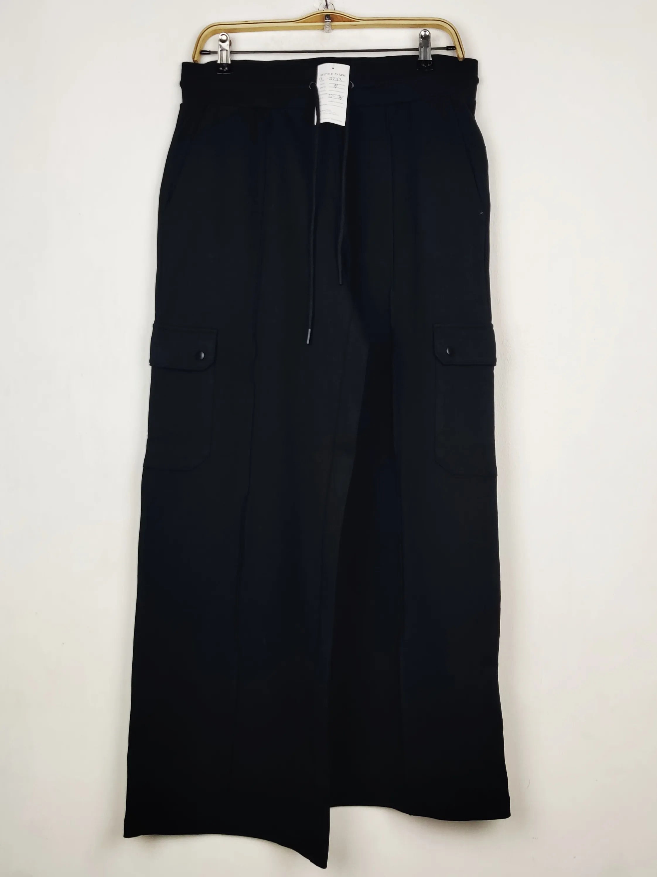 Buy online pre-used pre-loved 100% authentic & Original branded Unknown Brand (TT-3773) available in Pakistan. Top international brands avilable.