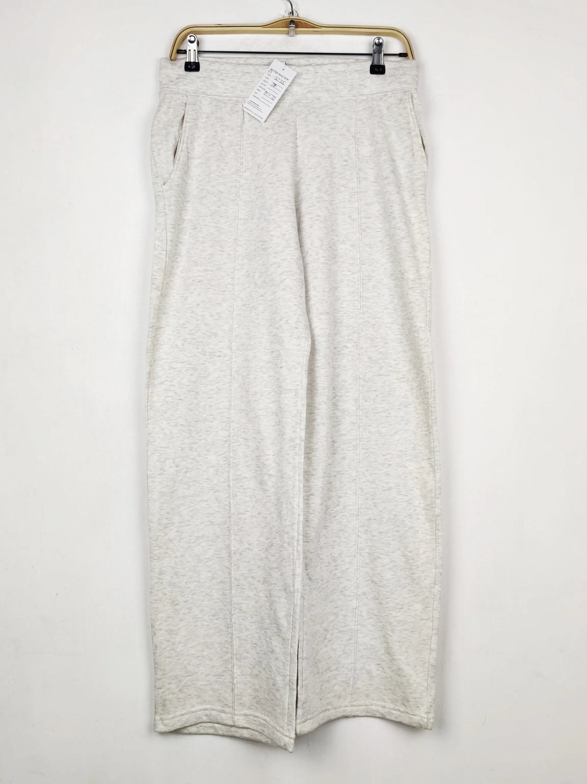 Buy online pre-used pre-loved 100% authentic & Original branded H&M (TT-3775) available in Pakistan. Top international brands avilable.
