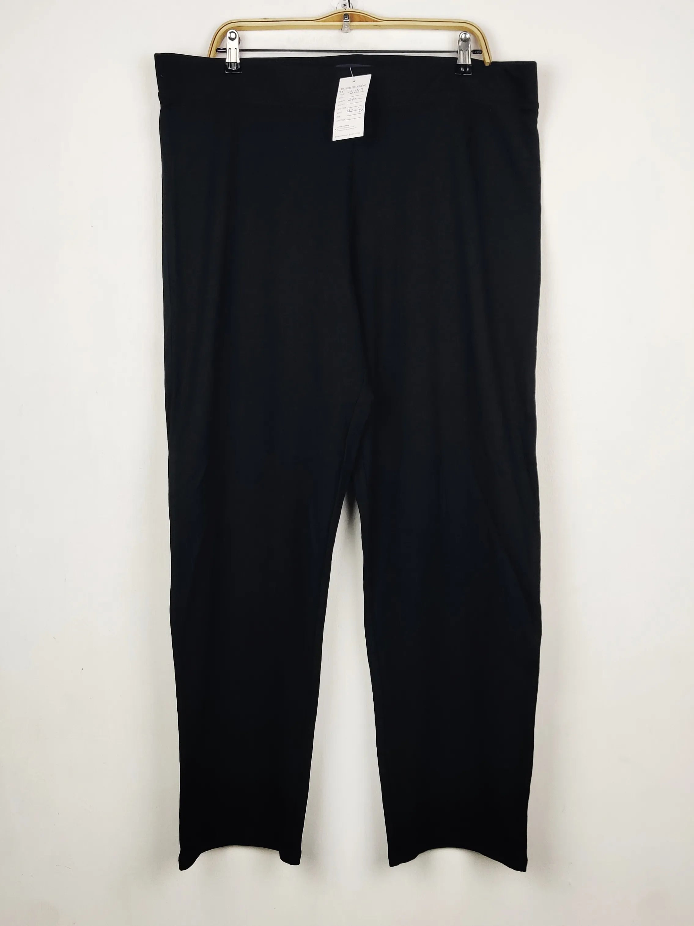 Buy online pre-used pre-loved 100% authentic & Original branded Marks & Spencer (TT-3787) available in Pakistan. Top international brands avilable.