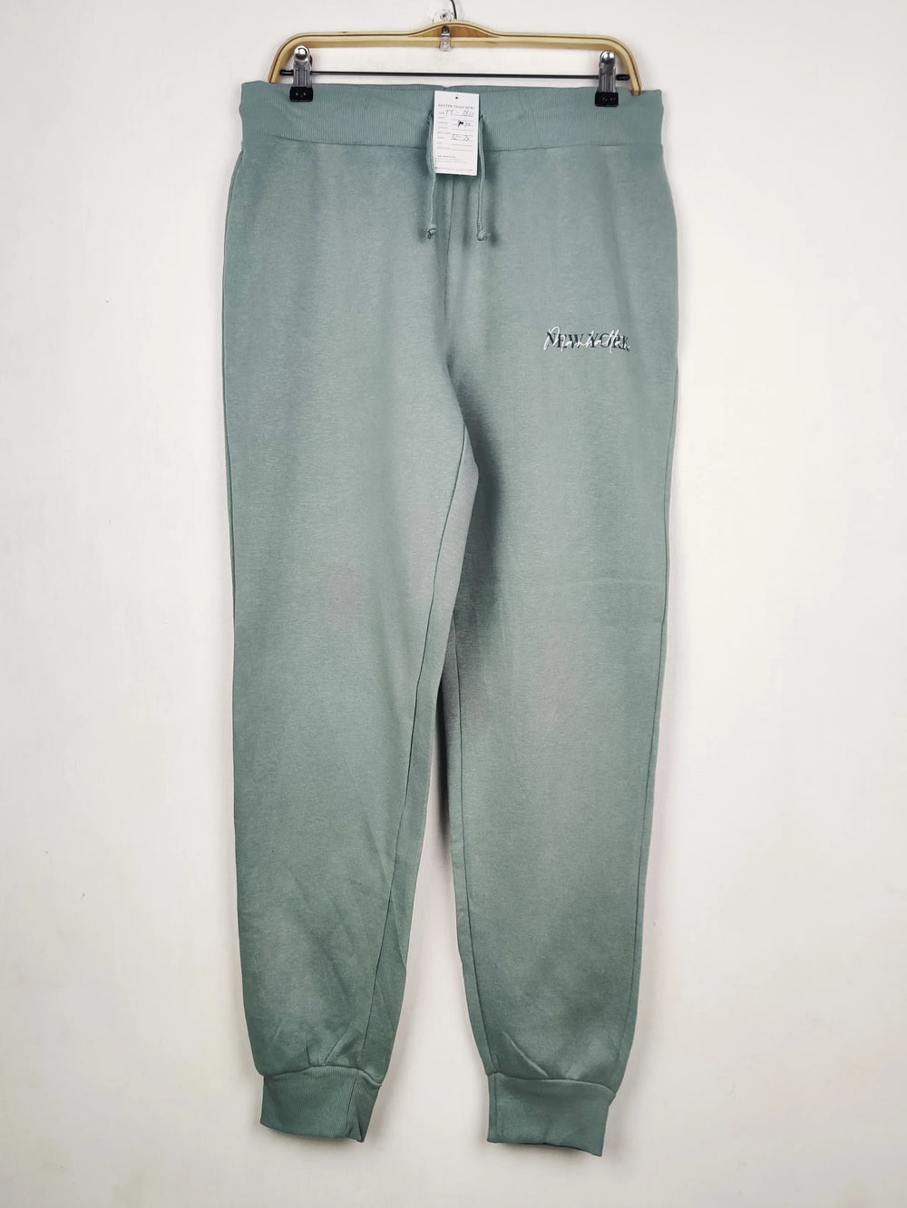 Buy online pre-used pre-loved 100% authentic & Original branded Primark (TT-3811) available in Pakistan. Top international brands avilable.