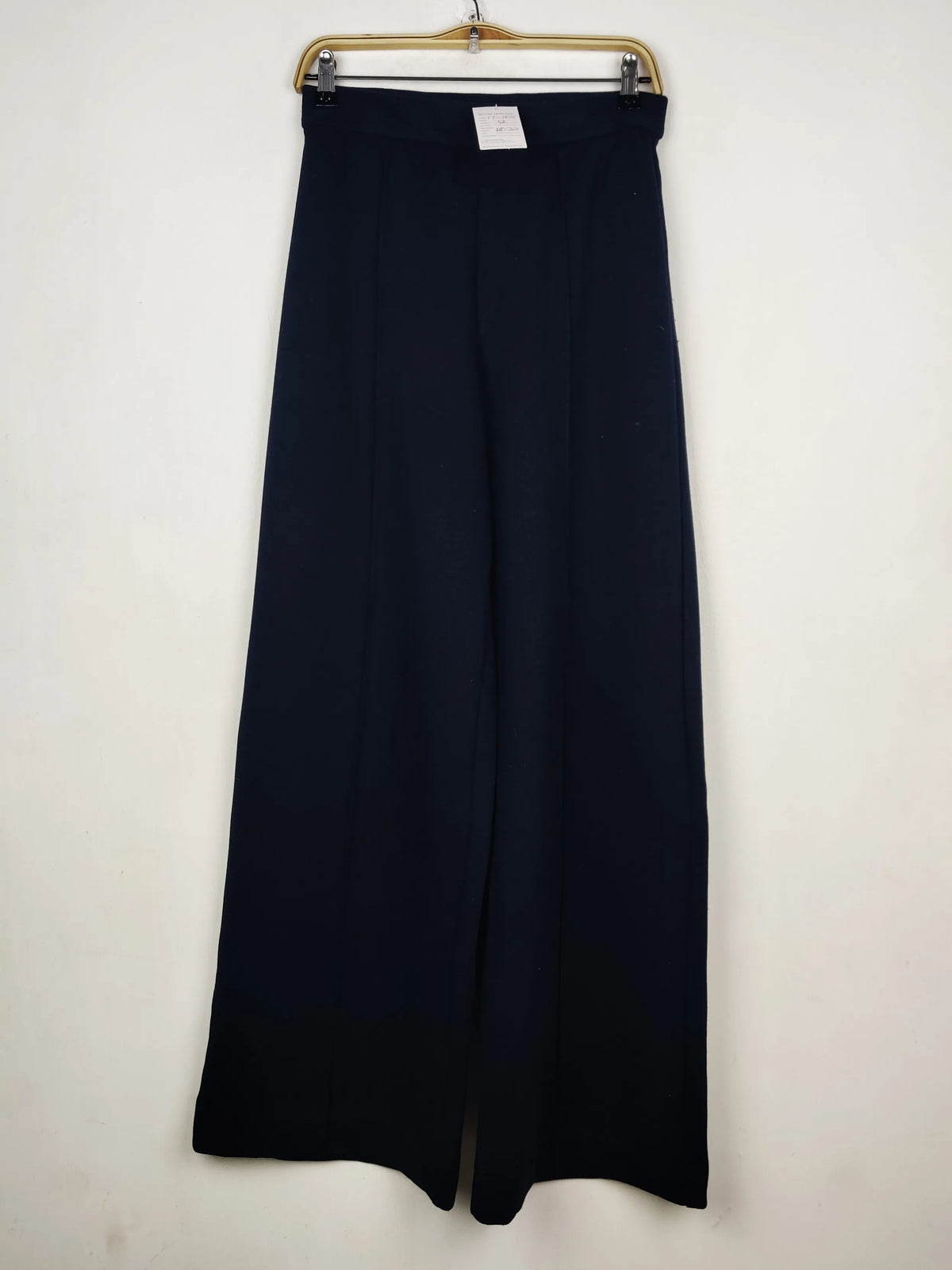 Buy online pre-used pre-loved 100% authentic & Original branded Marks & Spencer (TT-3828) available in Pakistan. Top international brands avilable.