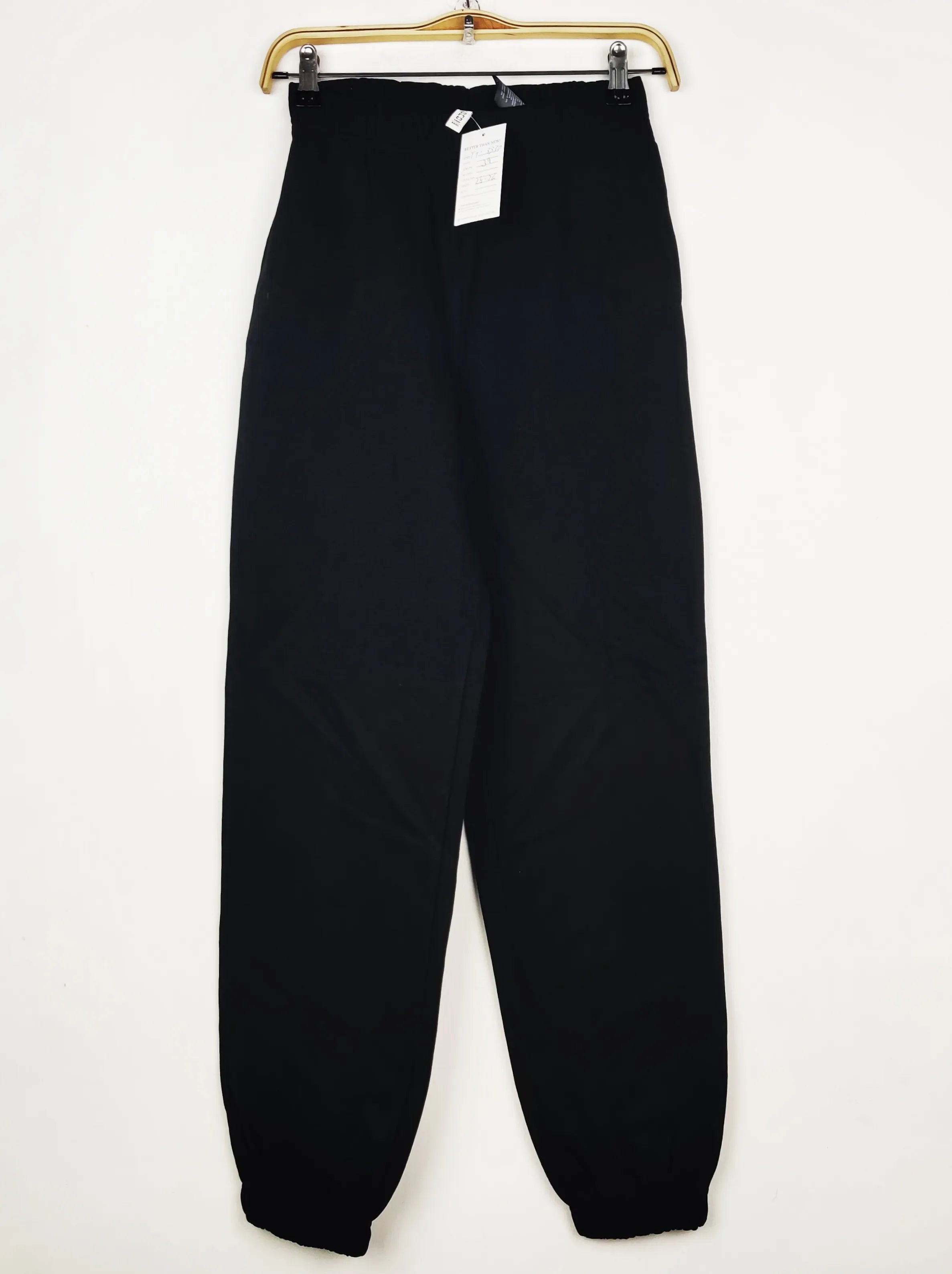 Buy online pre-used pre-loved 100% authentic & Original branded H&M (TT-3830) available in Pakistan. Top international brands avilable.