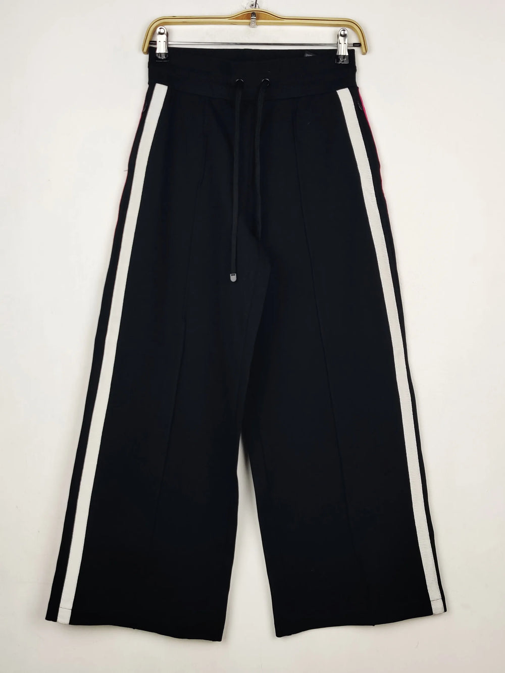 Buy online pre-used pre-loved 100% authentic & Original branded Marks & Spencer (TT-3835) available in Pakistan. Top international brands avilable.