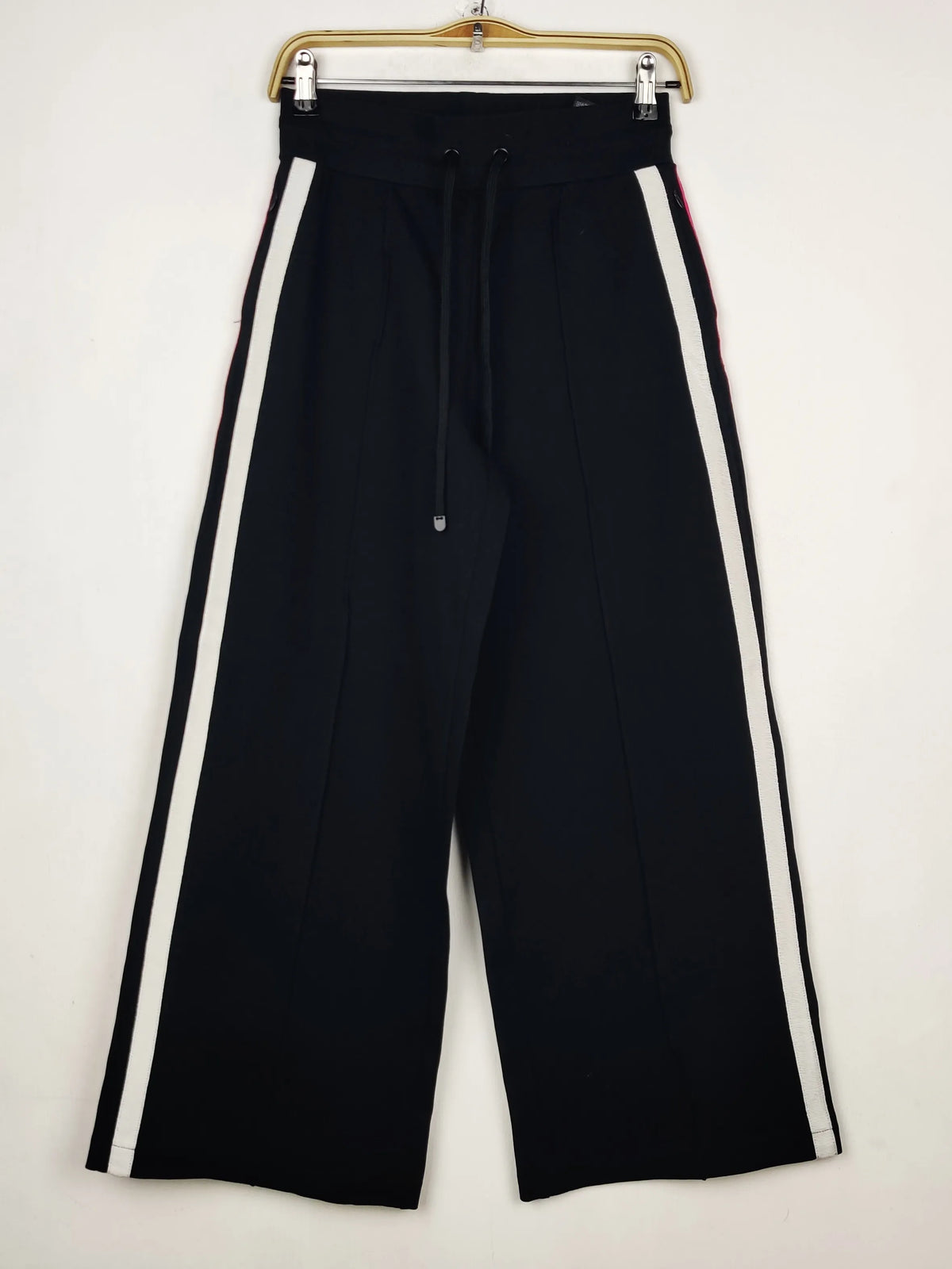 Buy online pre-used pre-loved 100% authentic & Original branded Marks & Spencer (TT-3835) available in Pakistan. Top international brands avilable.