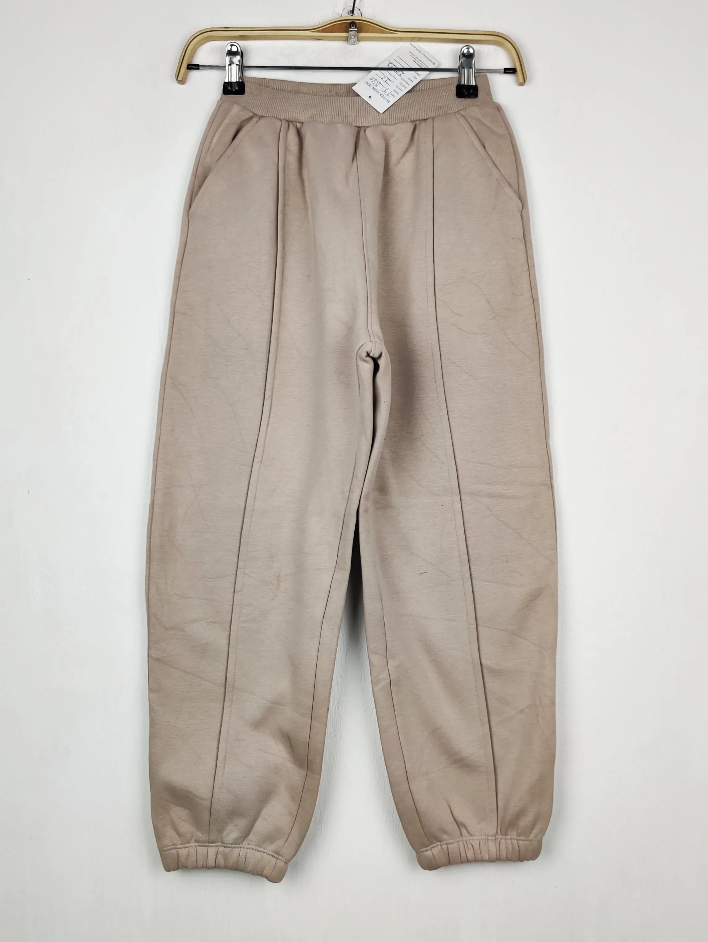 Buy online pre-used pre-loved 100% authentic & Original branded Unknown Brand (TT-3840) available in Pakistan. Top international brands avilable.