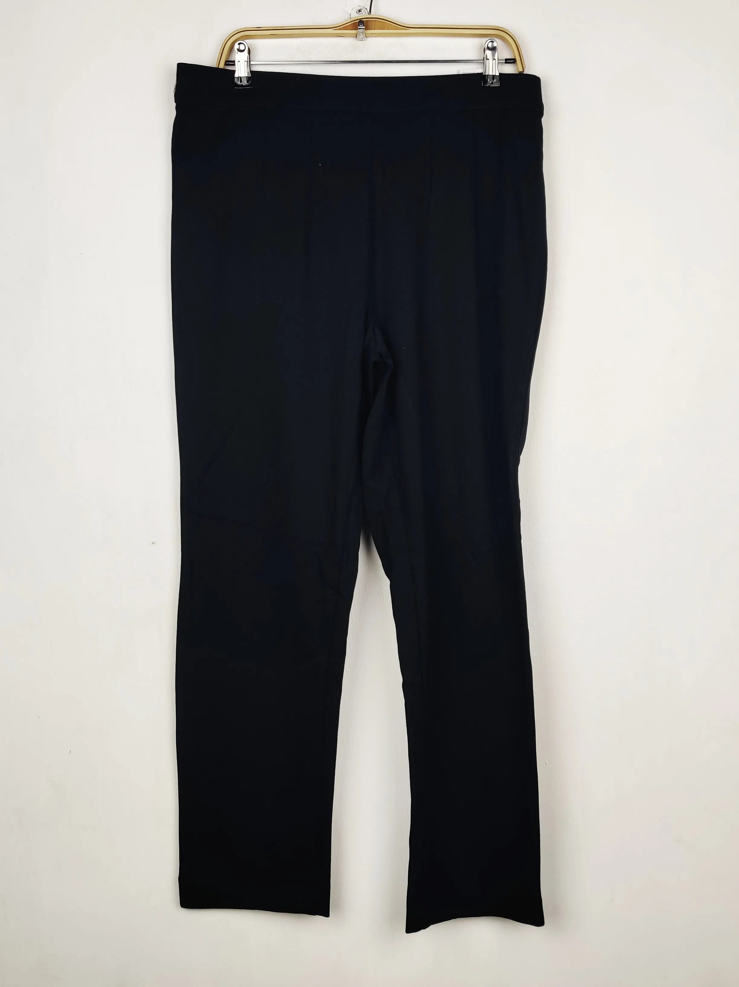 Buy online pre-used pre-loved 100% authentic & Original branded Marks & Spencer (TT-3841) available in Pakistan. Top international brands avilable.