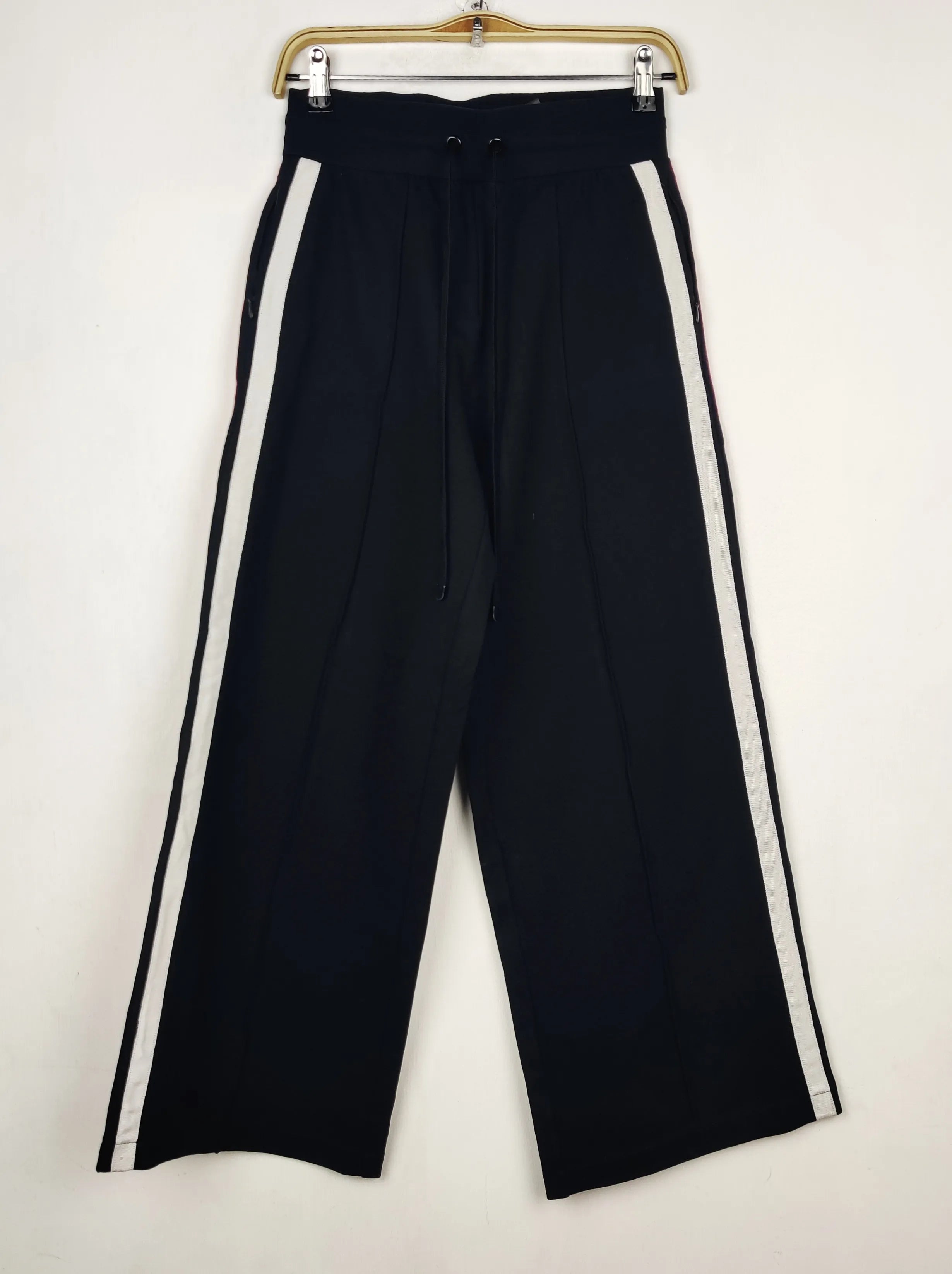 Buy online pre-used pre-loved 100% authentic & Original branded Marks & Spencer (TT-3844) available in Pakistan. Top international brands avilable.