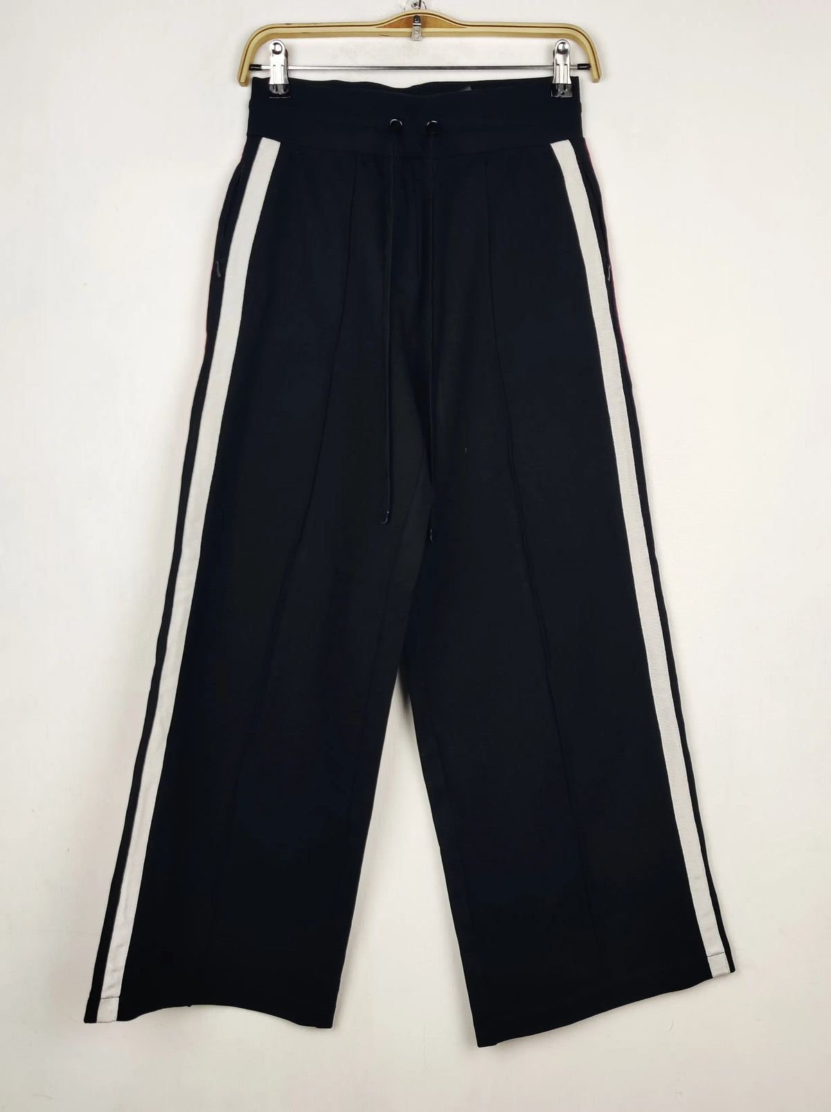 Buy online pre-used pre-loved 100% authentic & Original branded Marks & Spencer (TT-3844) available in Pakistan. Top international brands avilable.