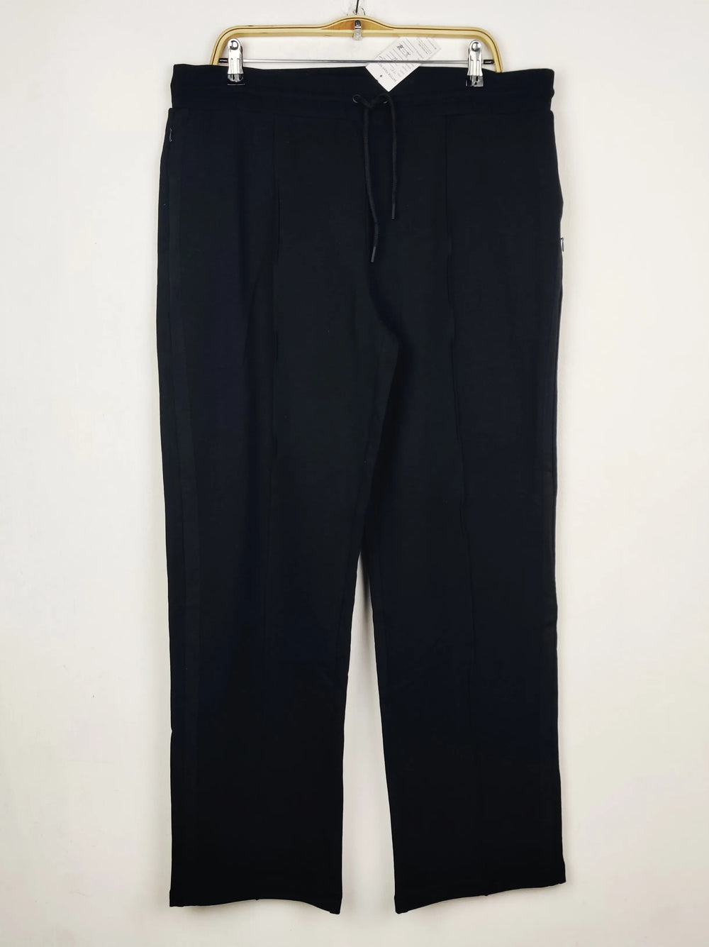 Buy online pre-used pre-loved 100% authentic & Original branded Marks & Spencer (TT-3850) available in Pakistan. Top international brands avilable.