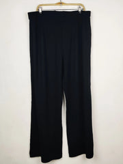 Buy online pre-used pre-loved 100% authentic & Original branded Marks & Spencer (TT-3853) available in Pakistan. Top international brands avilable.