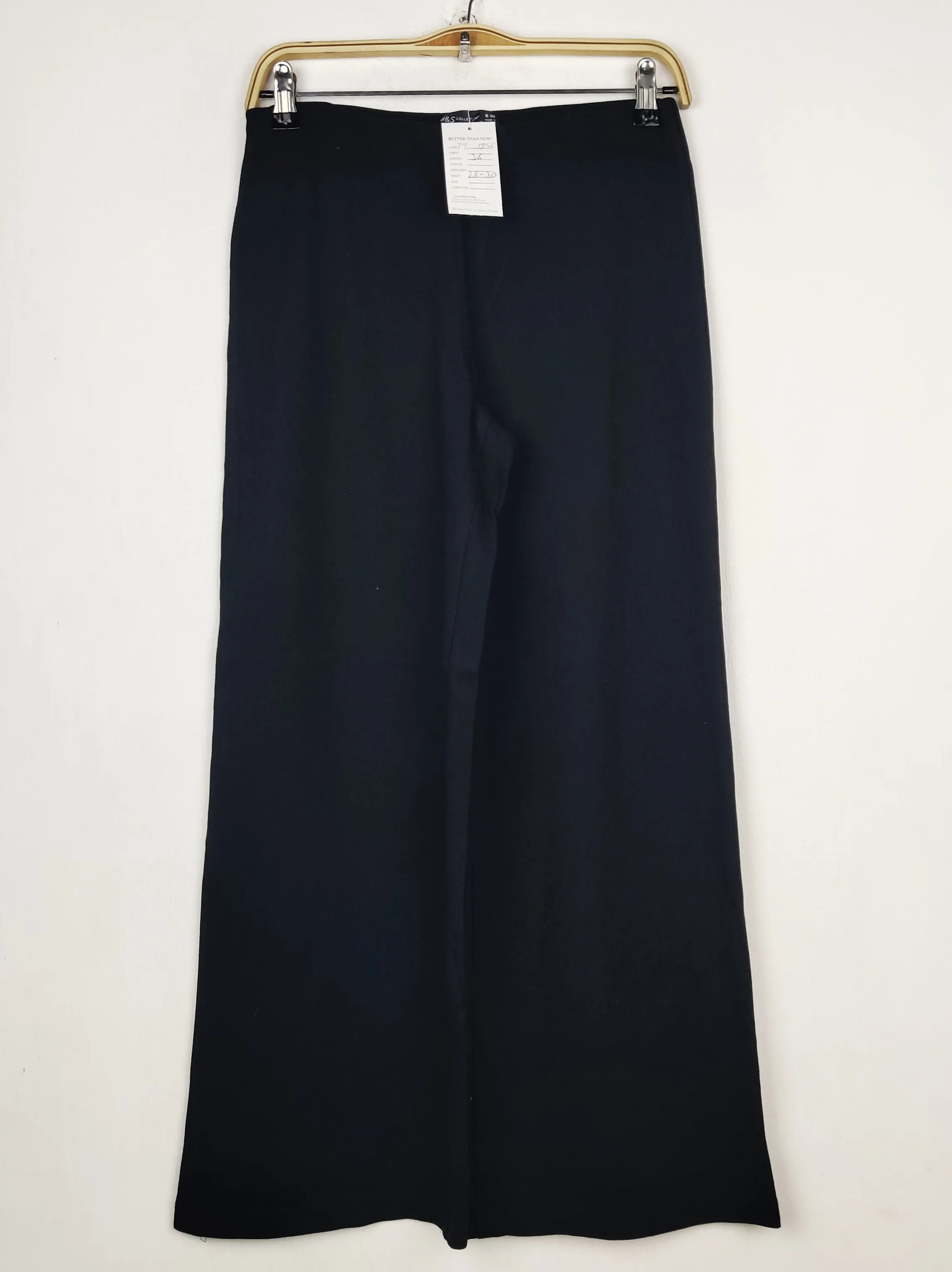 Buy online pre-used pre-loved 100% authentic & Original branded Marks & Spencer (TT-3856) available in Pakistan. Top international brands avilable.