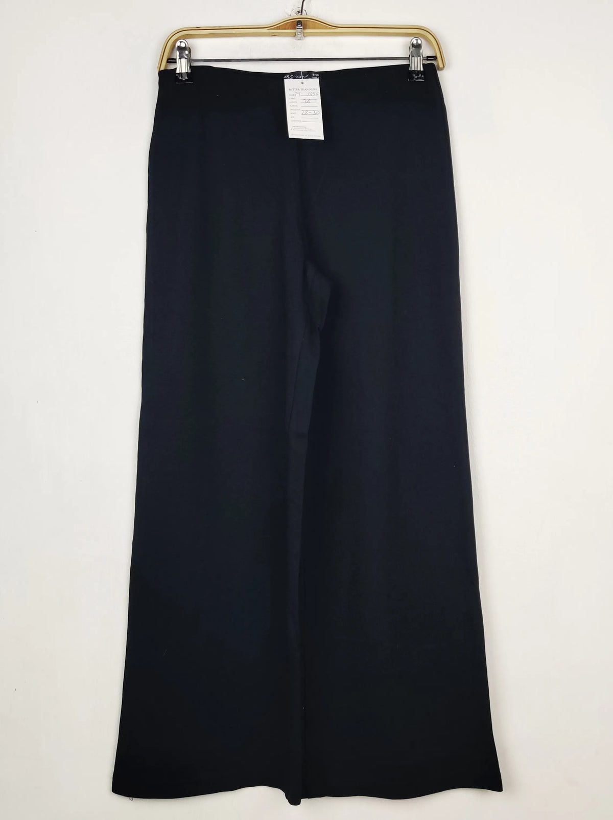 Buy online pre-used pre-loved 100% authentic & Original branded Marks & Spencer (TT-3856) available in Pakistan. Top international brands avilable.