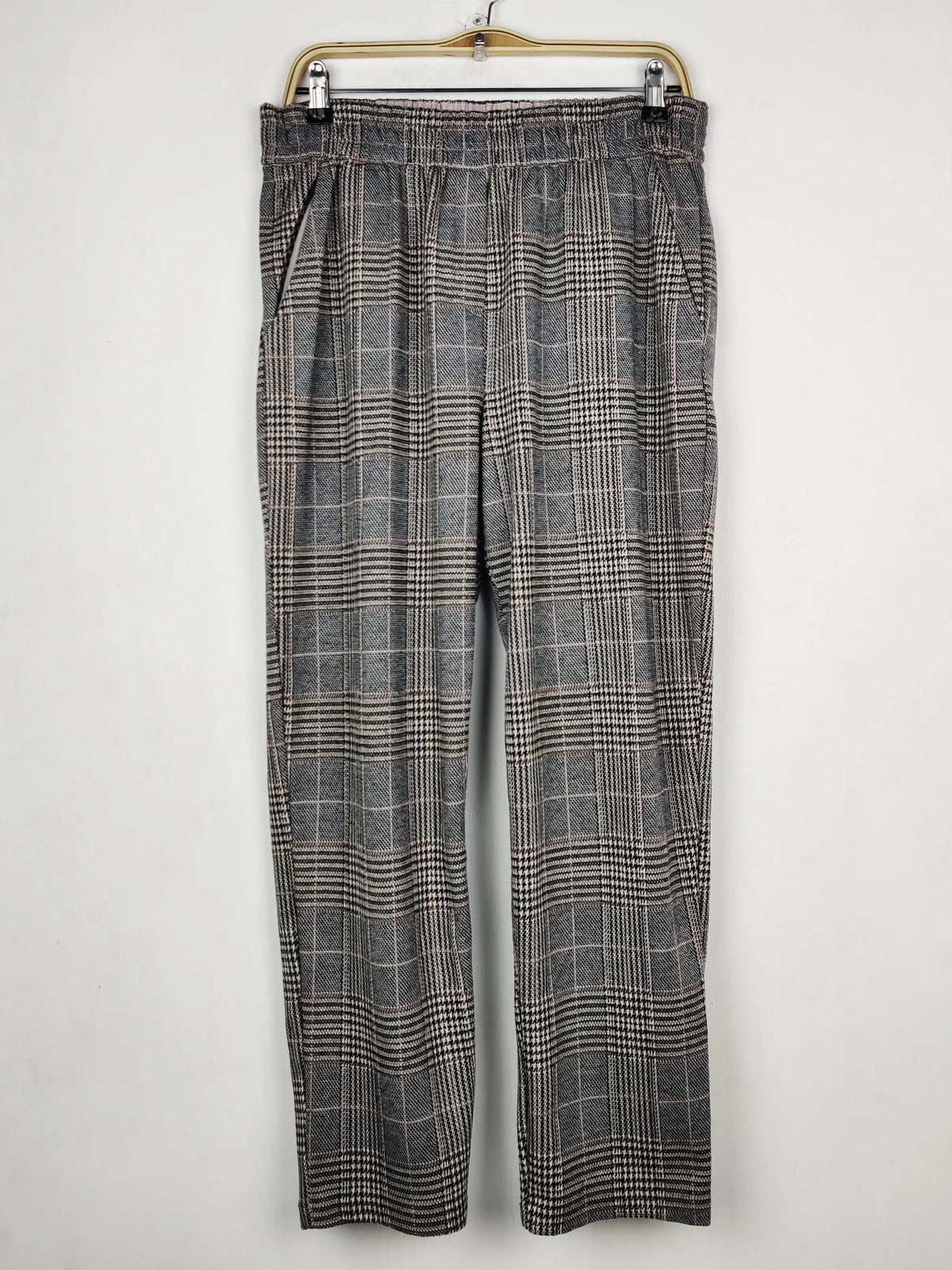 Buy online pre-used pre-loved 100% authentic & Original branded Primark (TT-3869) available in Pakistan. Top international brands avilable.