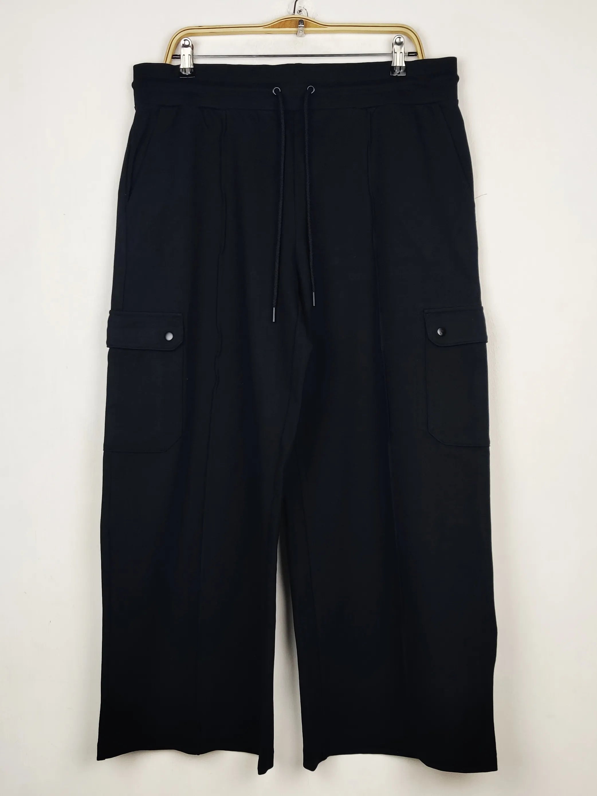 Buy online pre-used pre-loved 100% authentic & Original branded Marks & Spencer (TT-3893) available in Pakistan. Top international brands avilable.