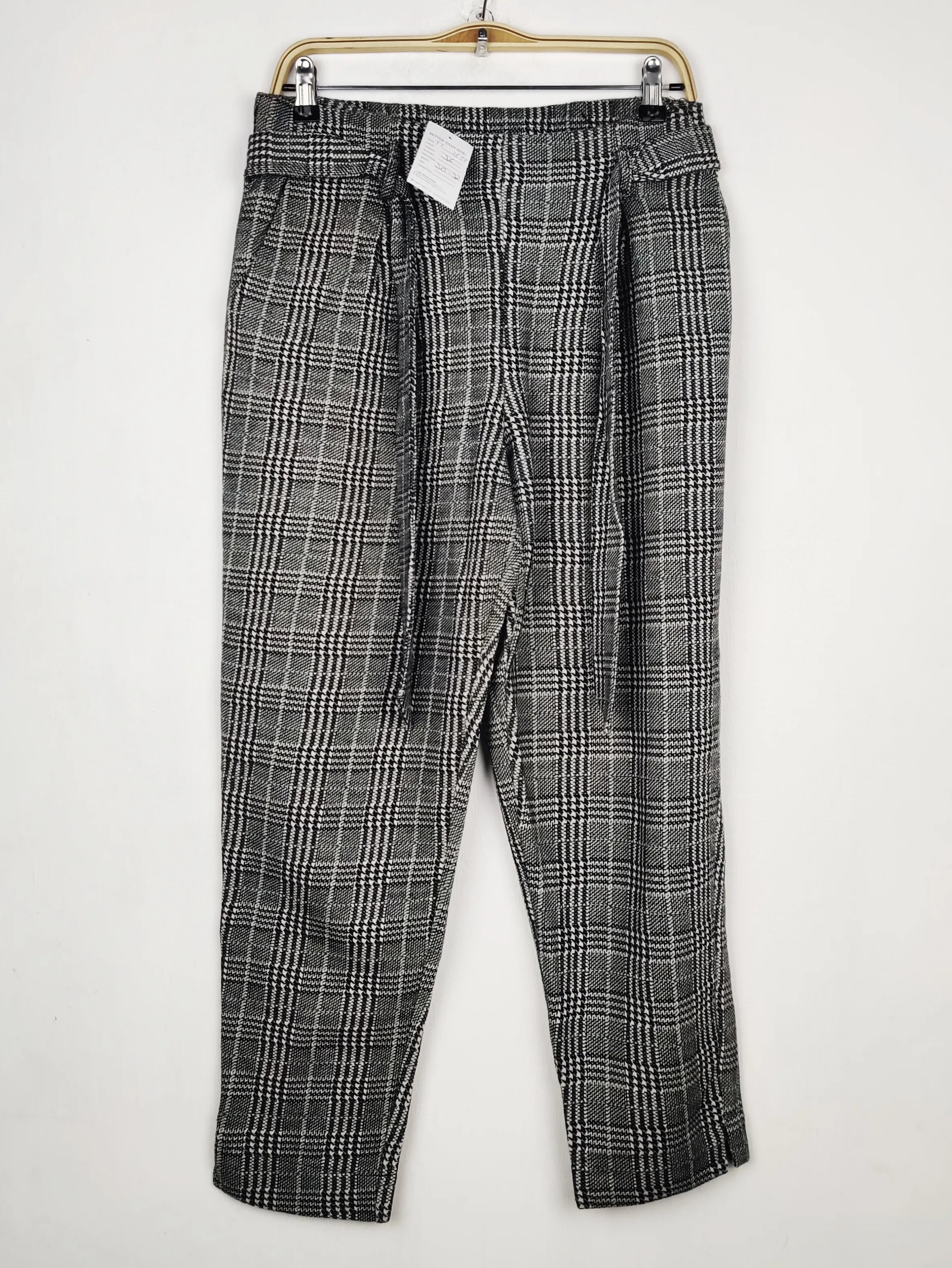 Buy online pre-used pre-loved 100% authentic & Original branded River Island (TT-3899) available in Pakistan. Top international brands avilable.